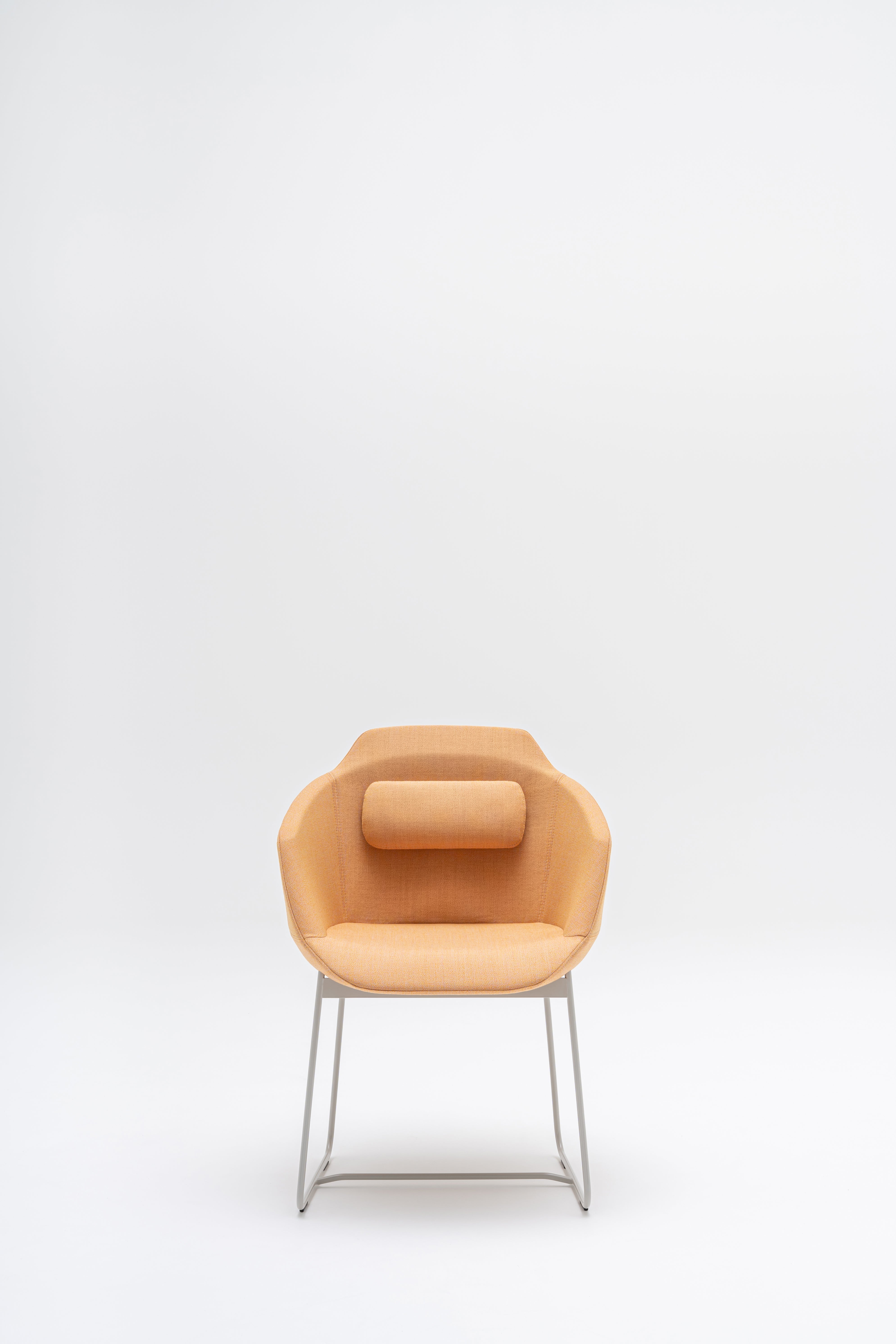 Stoel ULTRA met sledebasis en glijders voor zachte oppervlakken