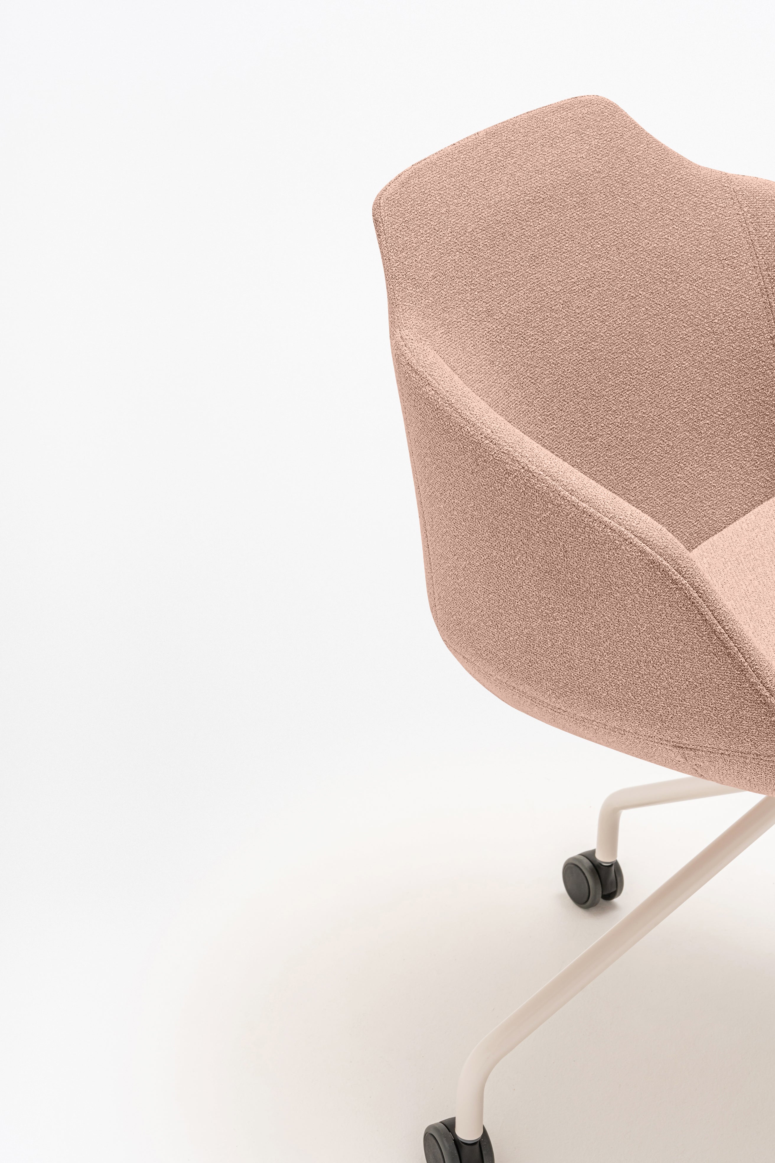 Bureau stoel ULTRA met kruisvoet en wielen voor harde oppervlakken