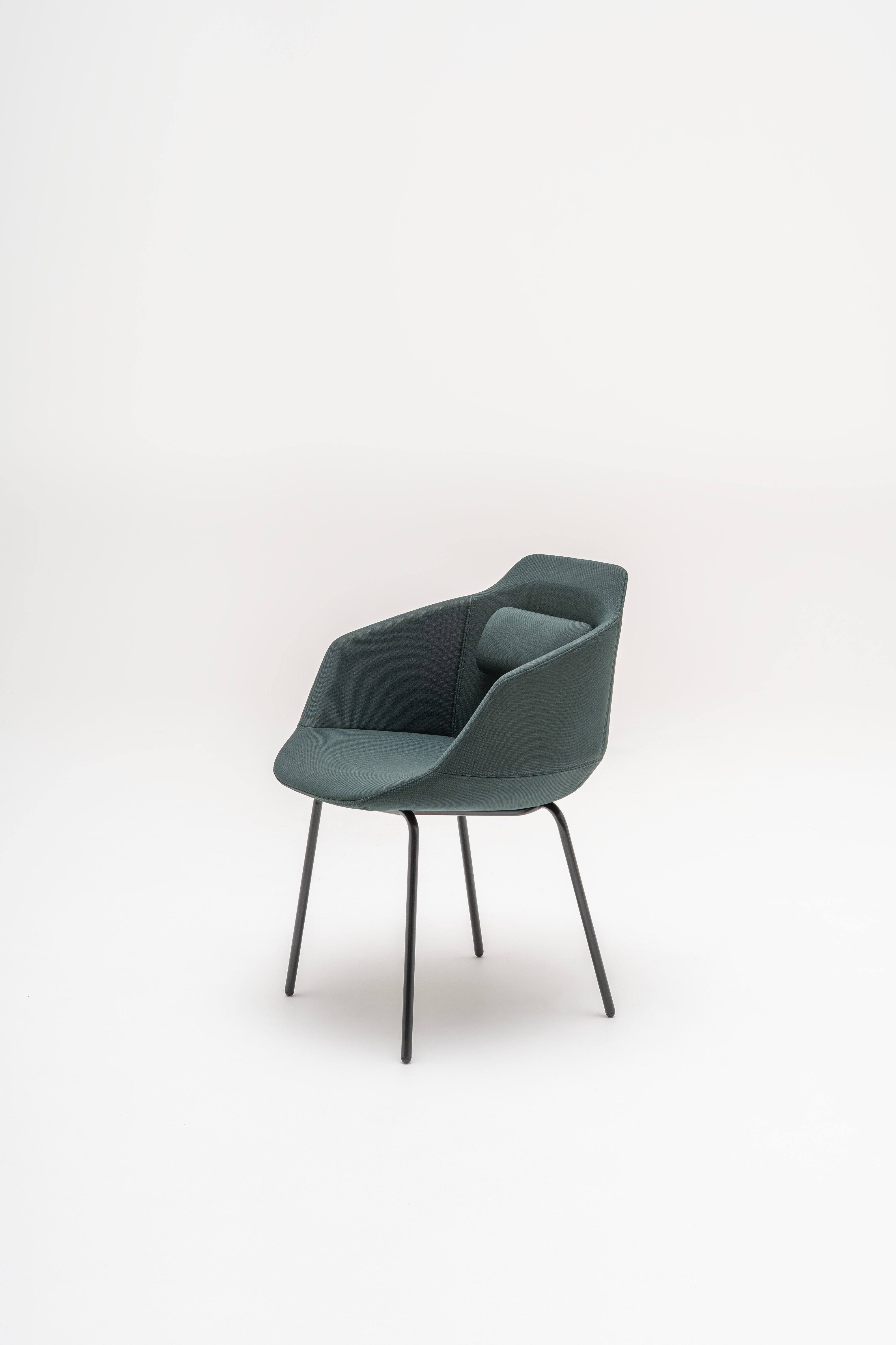 Stoel ULTRA met metalen basis