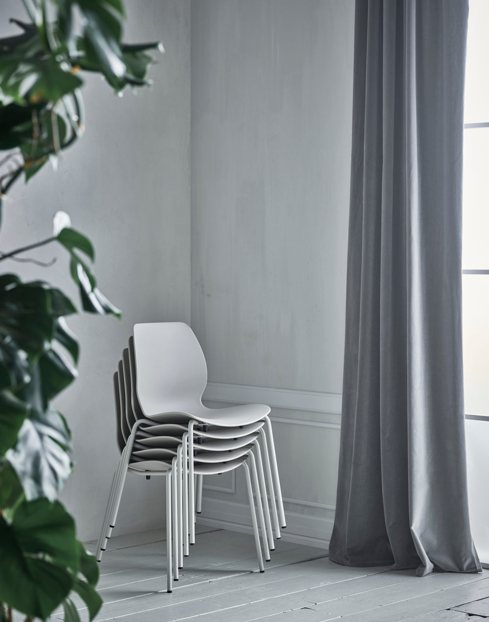 Zetel SEED grijs met stalen basis