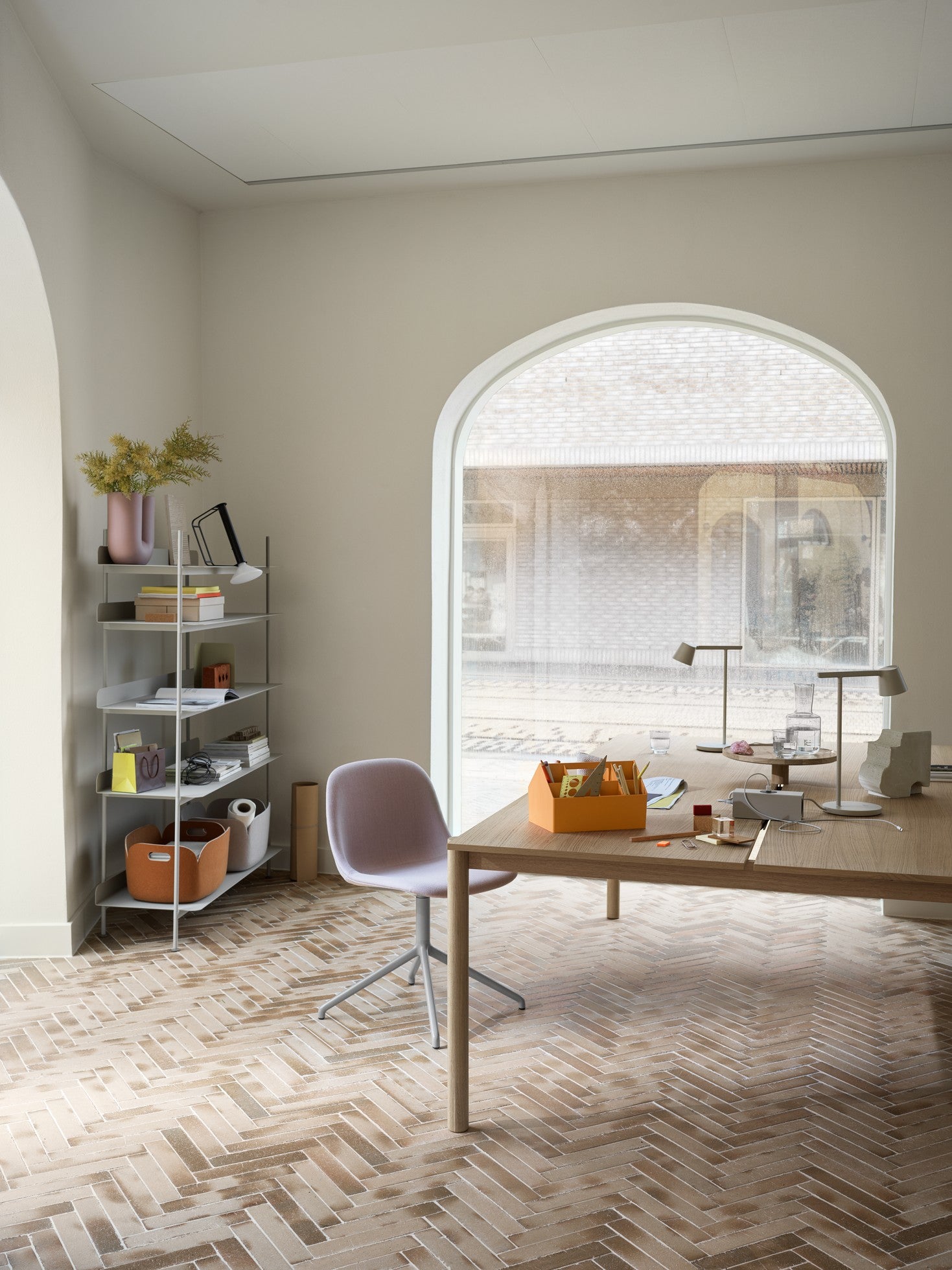 LINEAR SYSTEM Oak Veneer Office Table