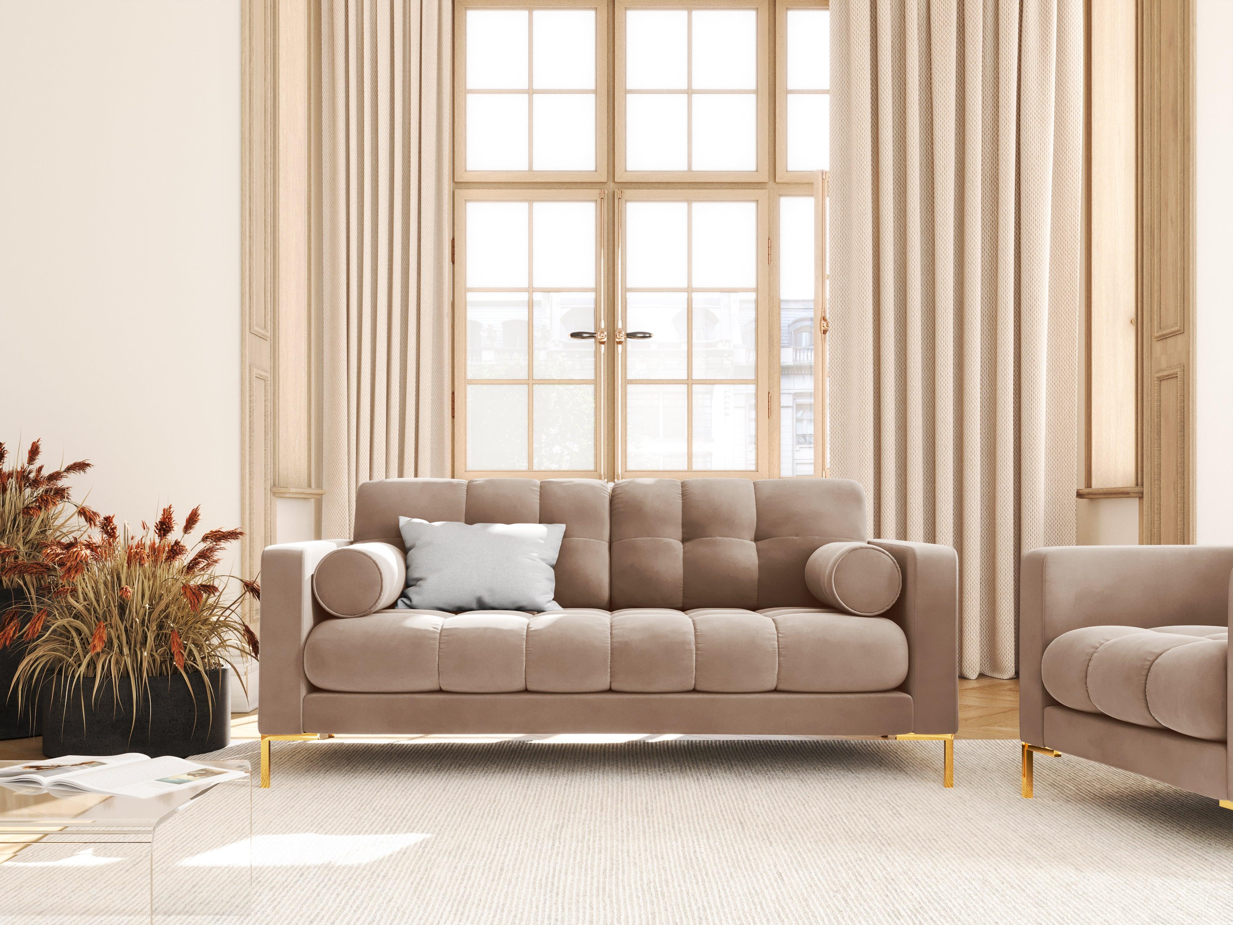Sofa aksamitna 2-osobowa BALI beżowy ze złotą podstawą Cosmopolitan Design Eye on Design