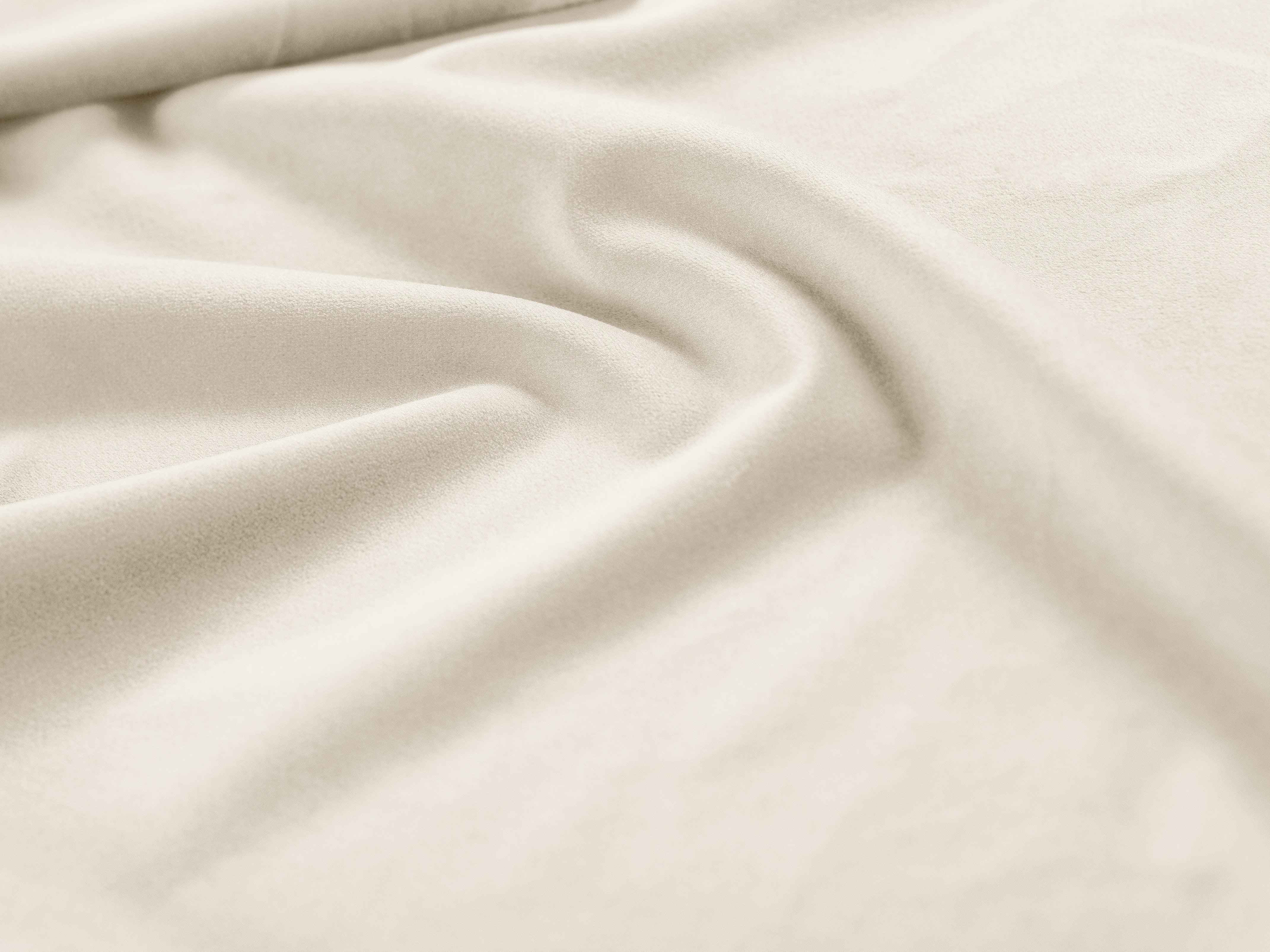 Sofa aksamitna 4-osobowa BALI jasnobeżowy z czarną podstawą Cosmopolitan Design Eye on Design