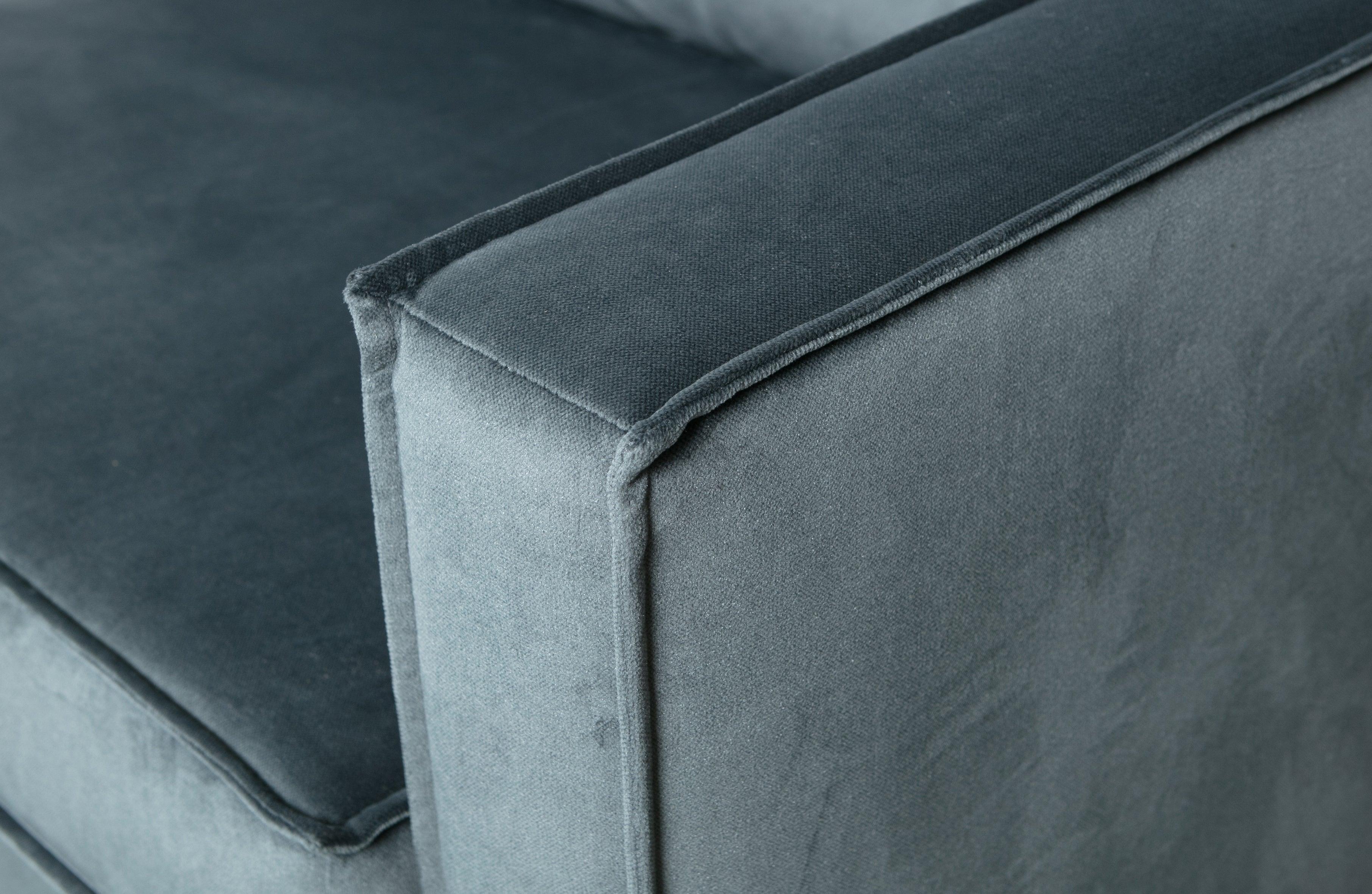 Sofa narożna aksamitna prawostronna RODEO morski Be Pure Eye on Design