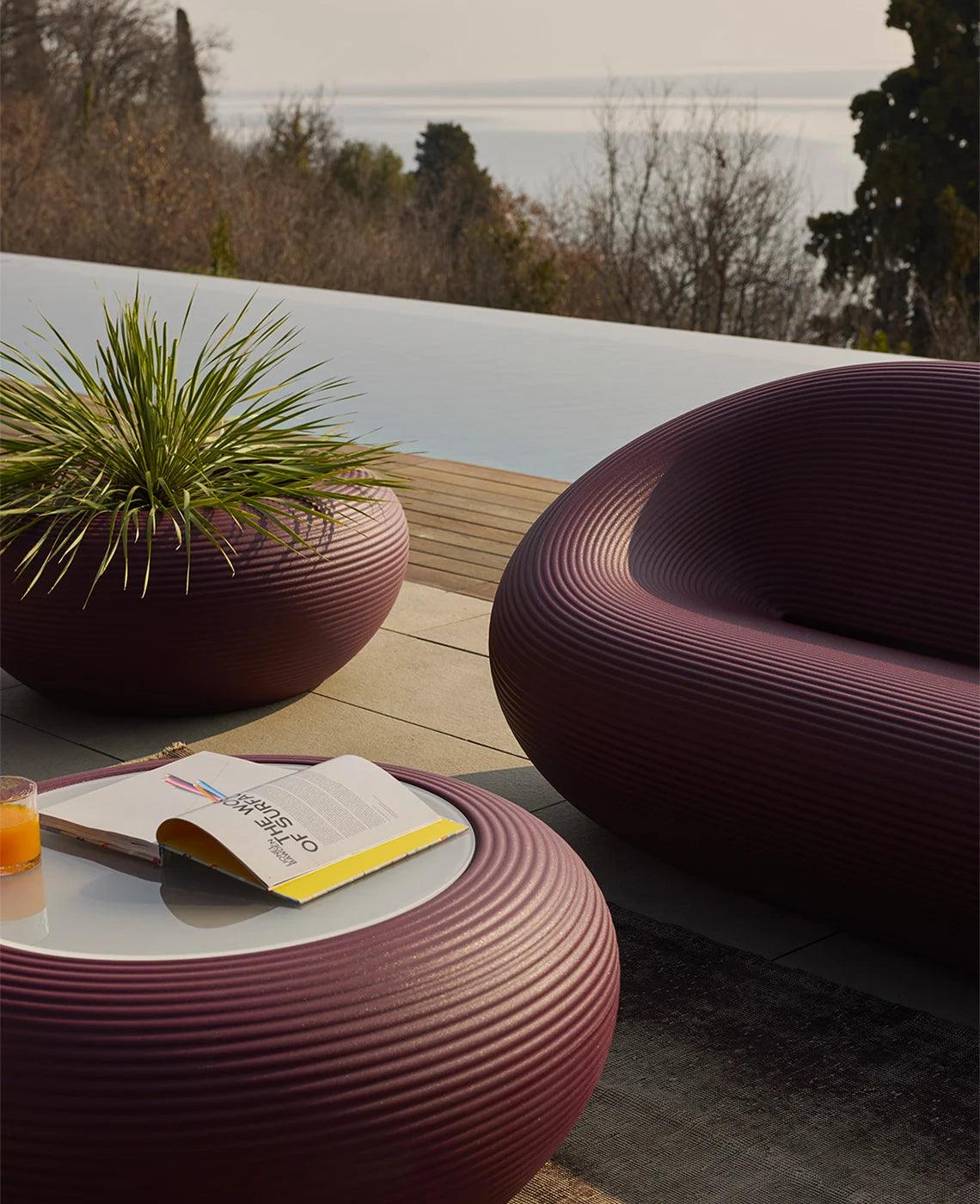 Sofa zewnętrzna NAMI bordowy Qeeboo Eye on Design