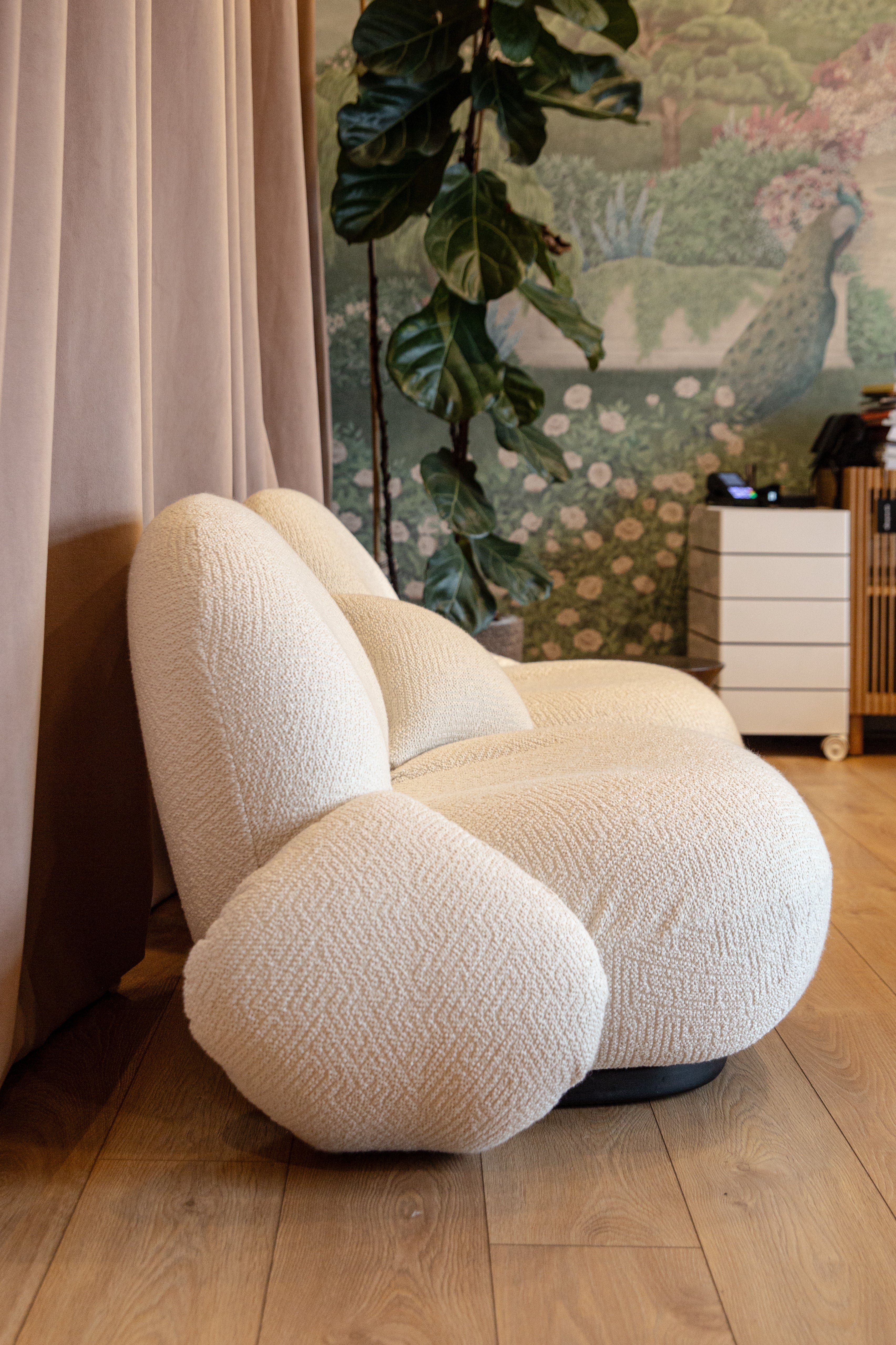 Sofa 2-zits PACHA wit met zwarte basis - showroommodel