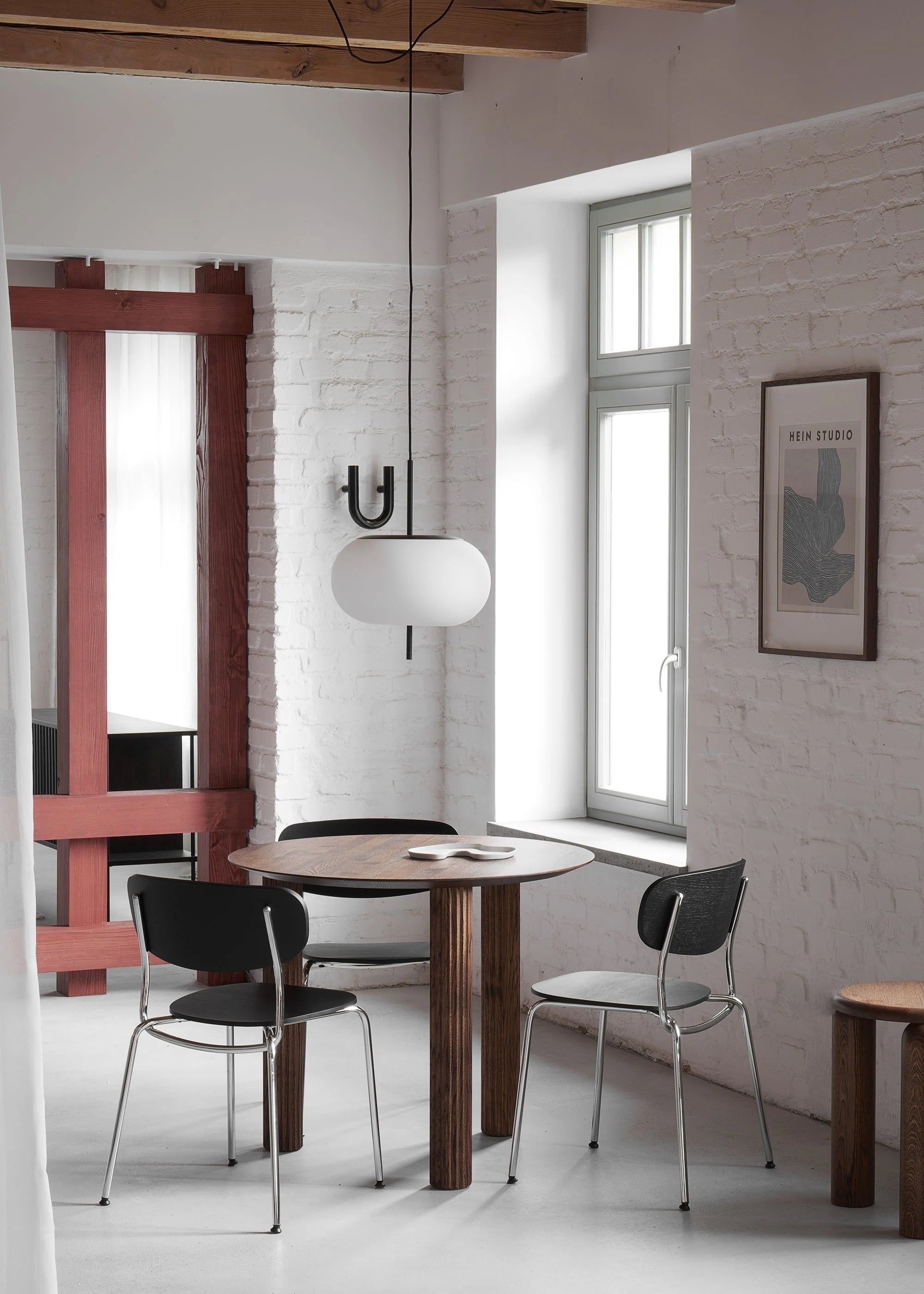 SPLOT Chair in Oak Wood with Chrome Base