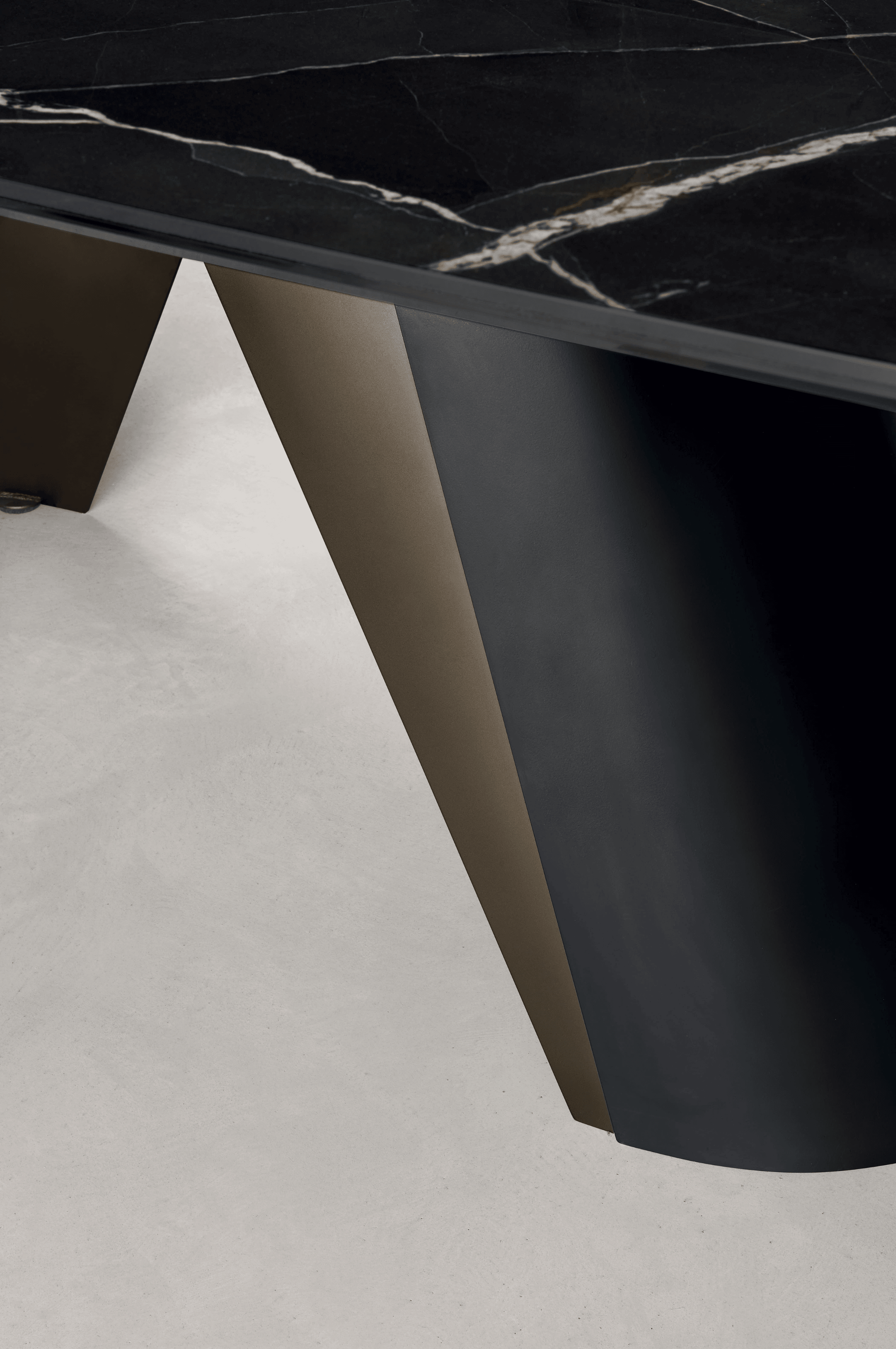 Stół elipsa rozkładany APIAN cement Calligaris Eye on Design