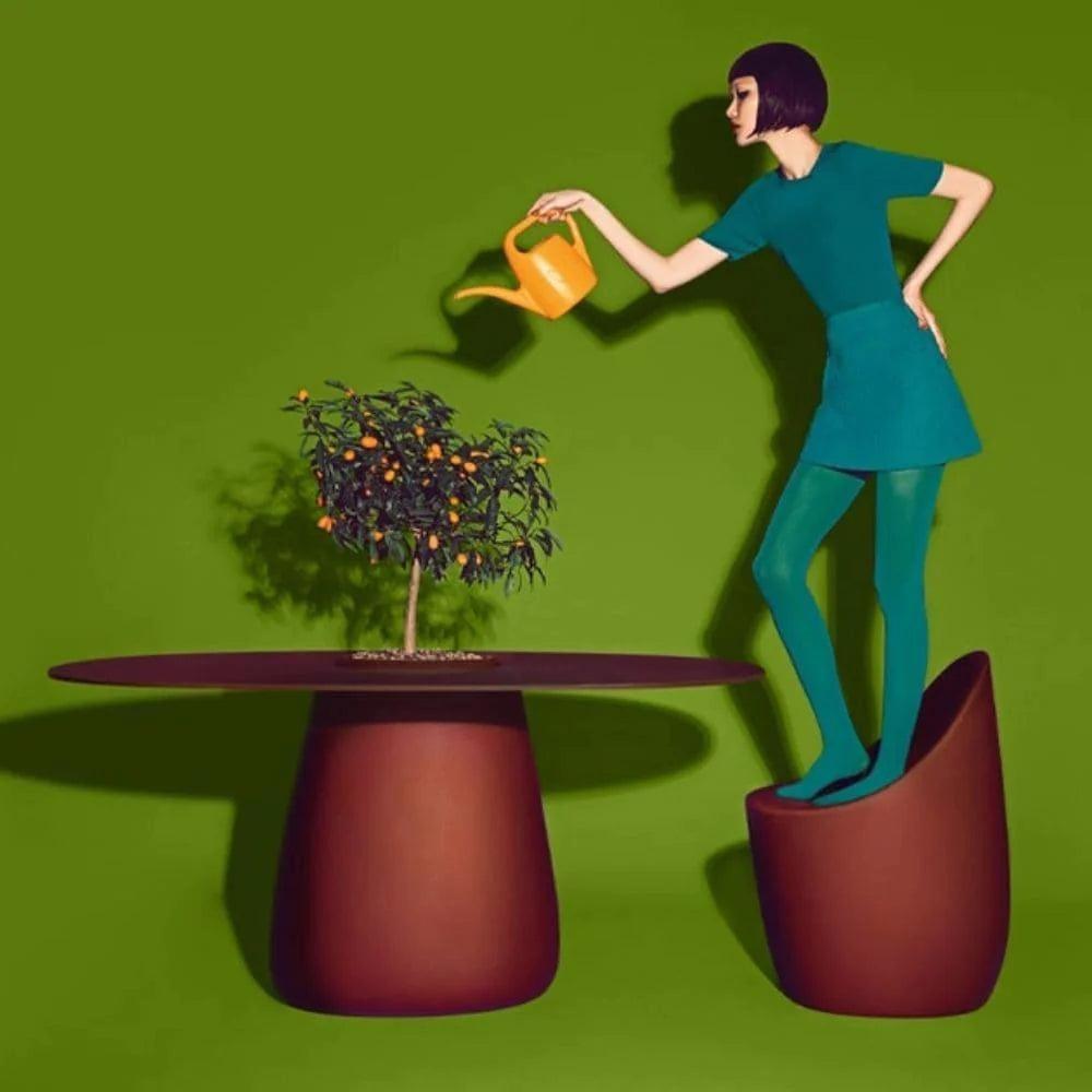 Stół ogrodowy z pojemnikiem COBBLE biały z czarnym wykończeniem Qeeboo Eye on Design