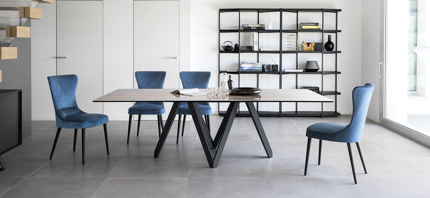 Stół prostokątny CARTESIO złoty marmur z drewnianą podstawą Calligaris Eye on Design