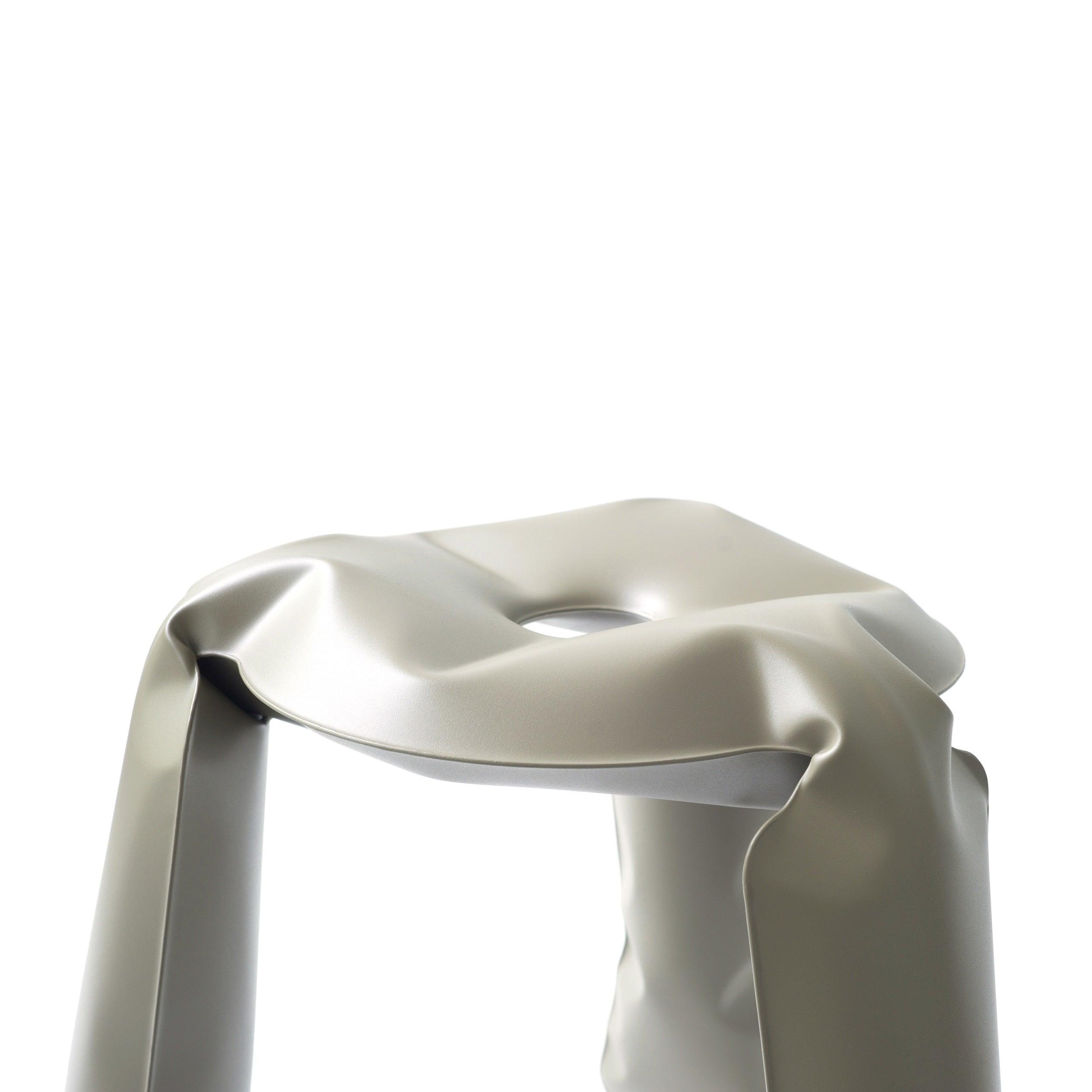 Stołek barowy PLOPP beżowy mat Zieta Studio Eye on Design