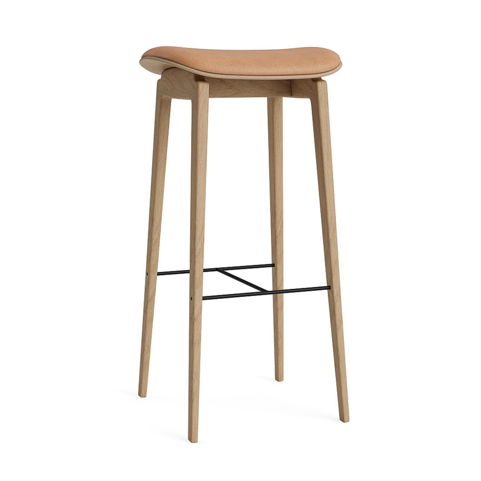Stołek barowy wyższy NY11 dębowy – styl minimalistyczny