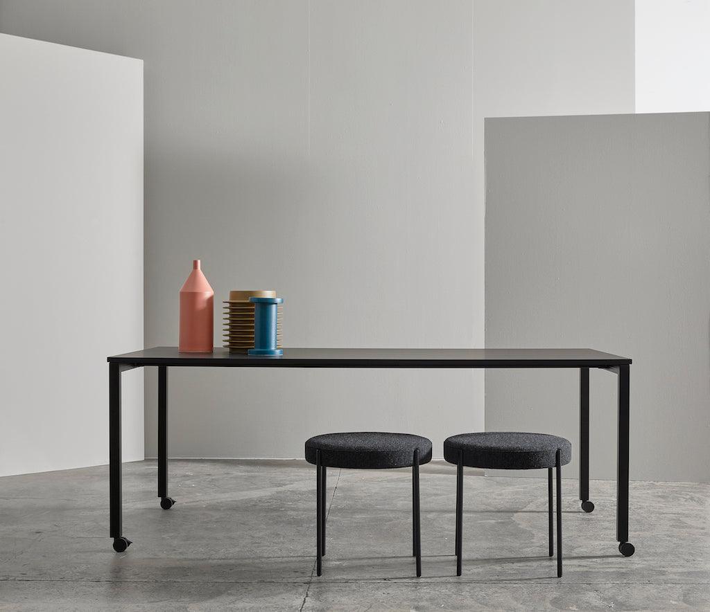 Stołek SERIES 430 STOOL BLACK - kolor do wyboru Verpan Eye on Design