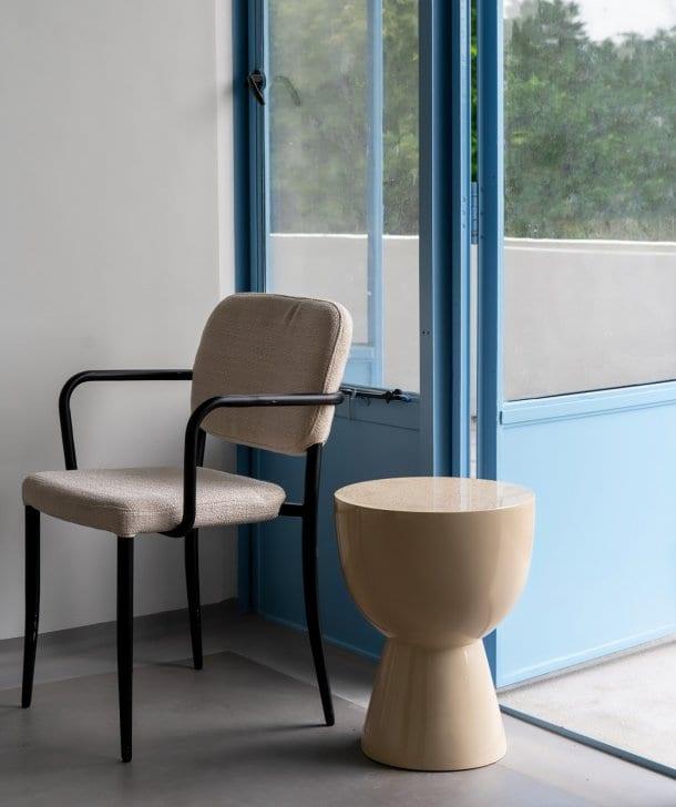 Stołek TAM TAM beżowy Pols Potten Eye on Design