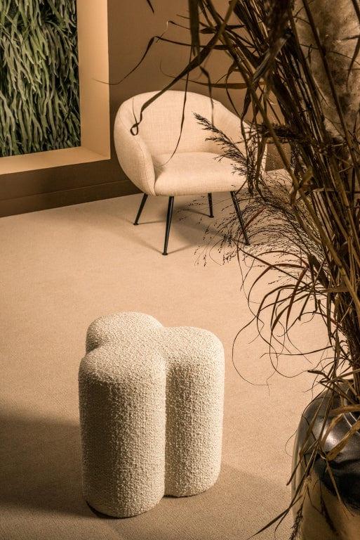 Stołek w tkaninie boucle CLOVER beżowy Pols Potten Eye on Design