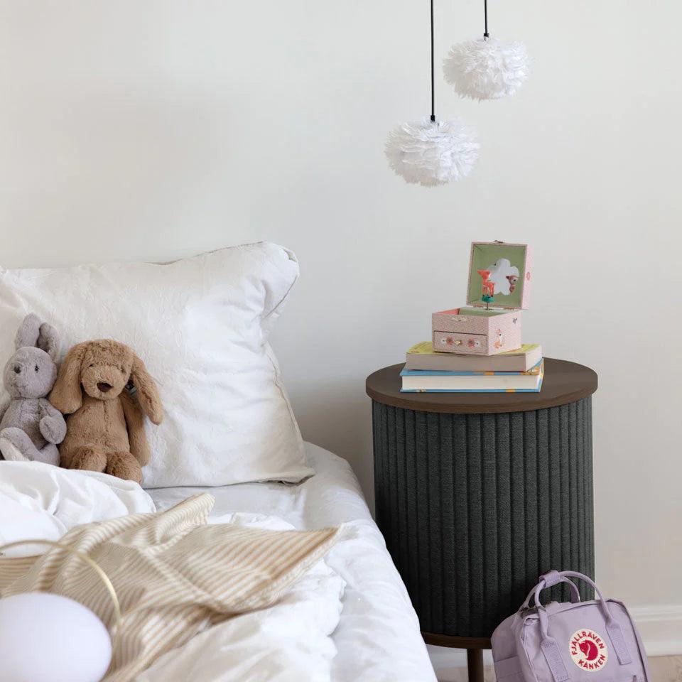 Stolik boczny AUDACIOUS antracytowy z ciemnym dębem UMAGE Eye on Design