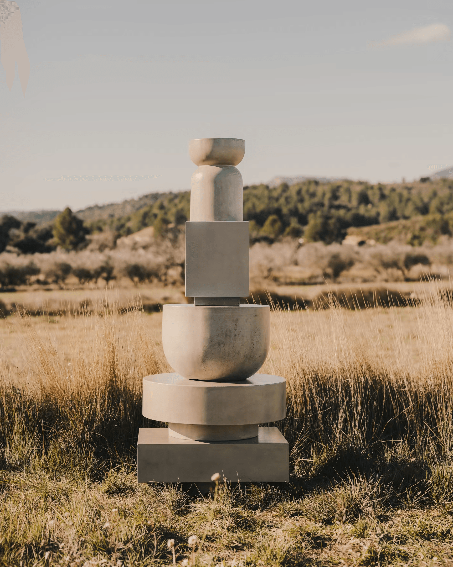 Stolik boczny cementowy GARBET szary La Forma Eye on Design