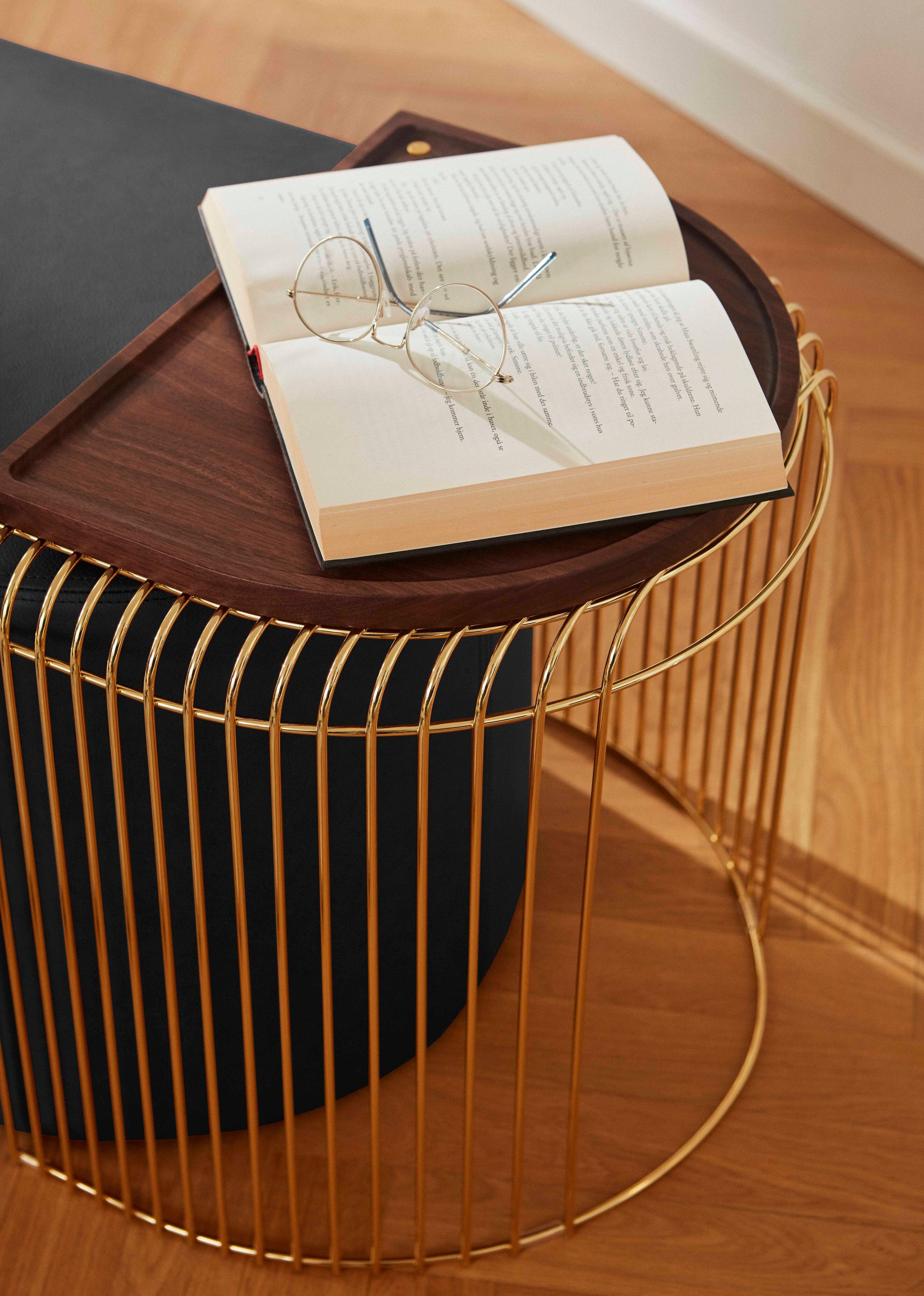 Stolik boczny CURVA złoty AYTM Eye on Design