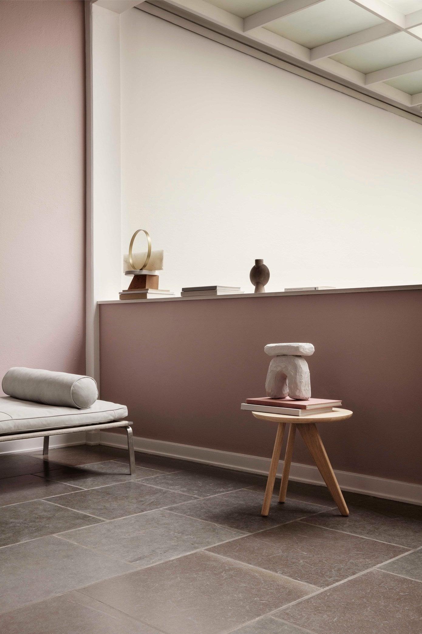 Stolik boczny FIN dębowy NORR11 Eye on Design