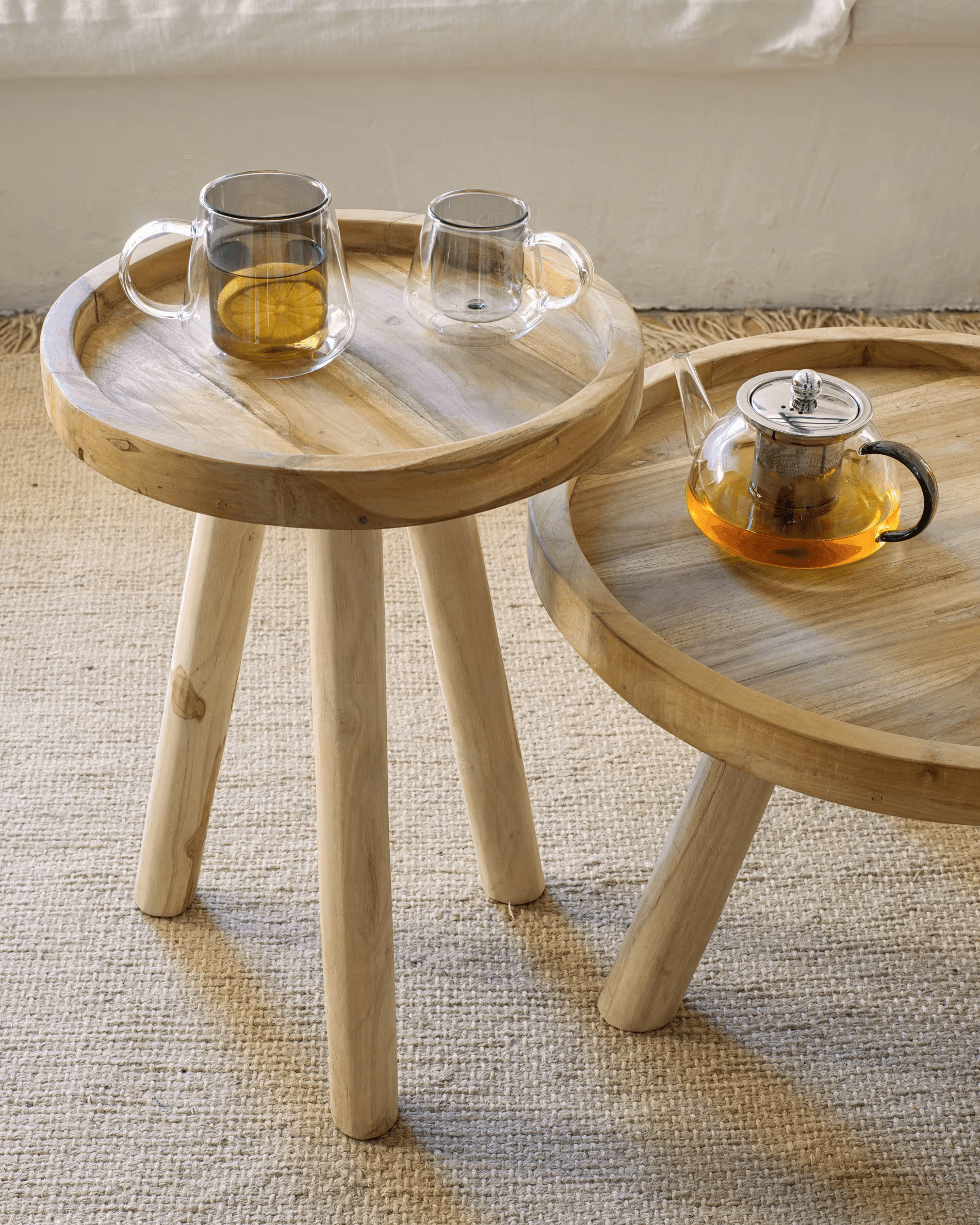 Stolik boczny GLENDA lite drewno tekowe La Forma Eye on Design