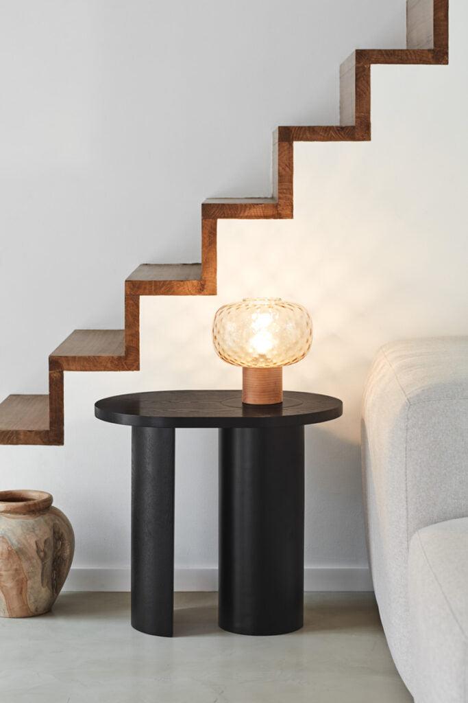 Stolik boczny NORI beżowy z drewnianym blatem Teulat Eye on Design