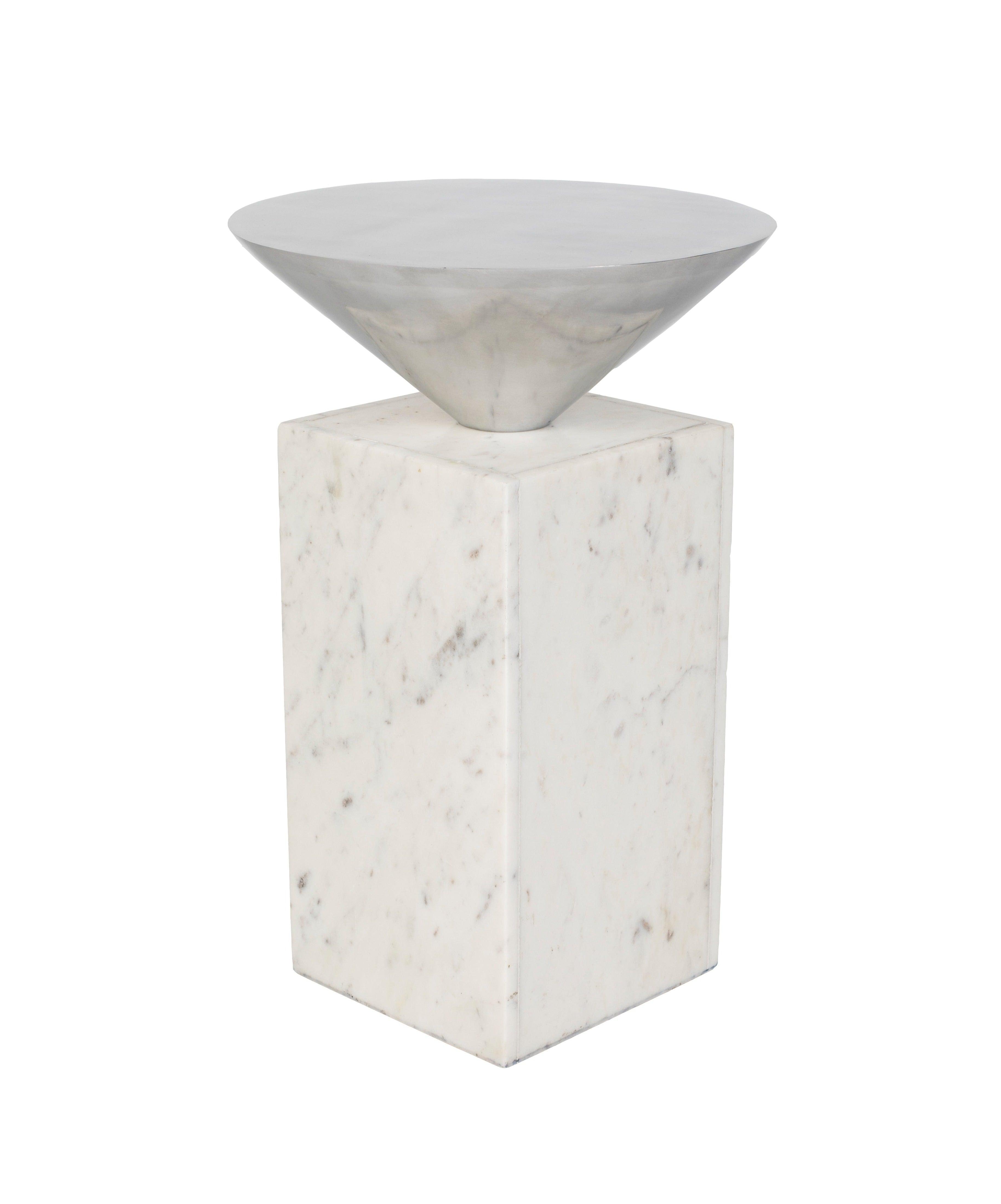 Stolik boczny PRIDE biały marmur Zuiver Eye on Design