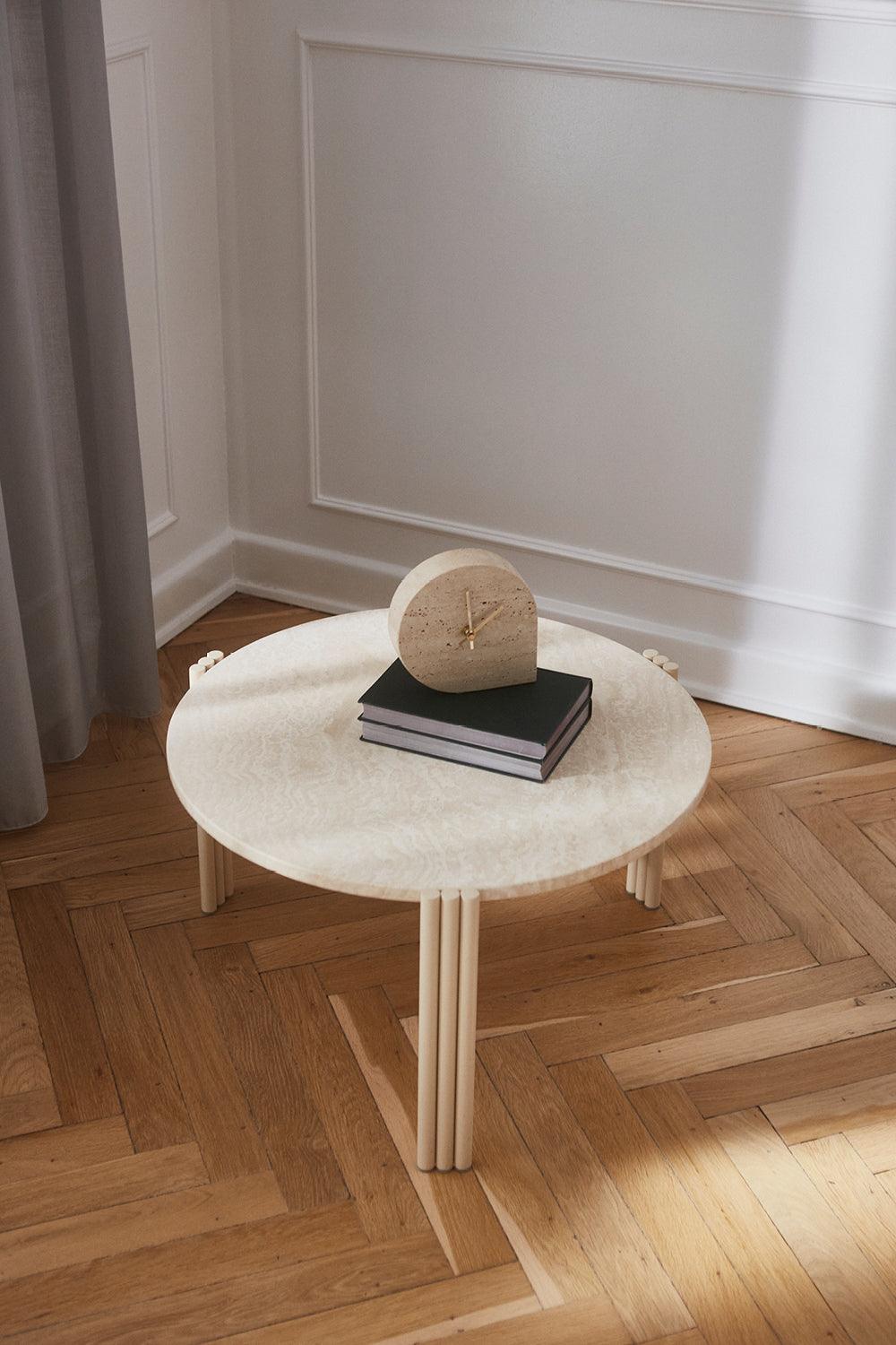 Stolik boczny TRIBUS jasny blat z beżową podstawą AYTM Eye on Design