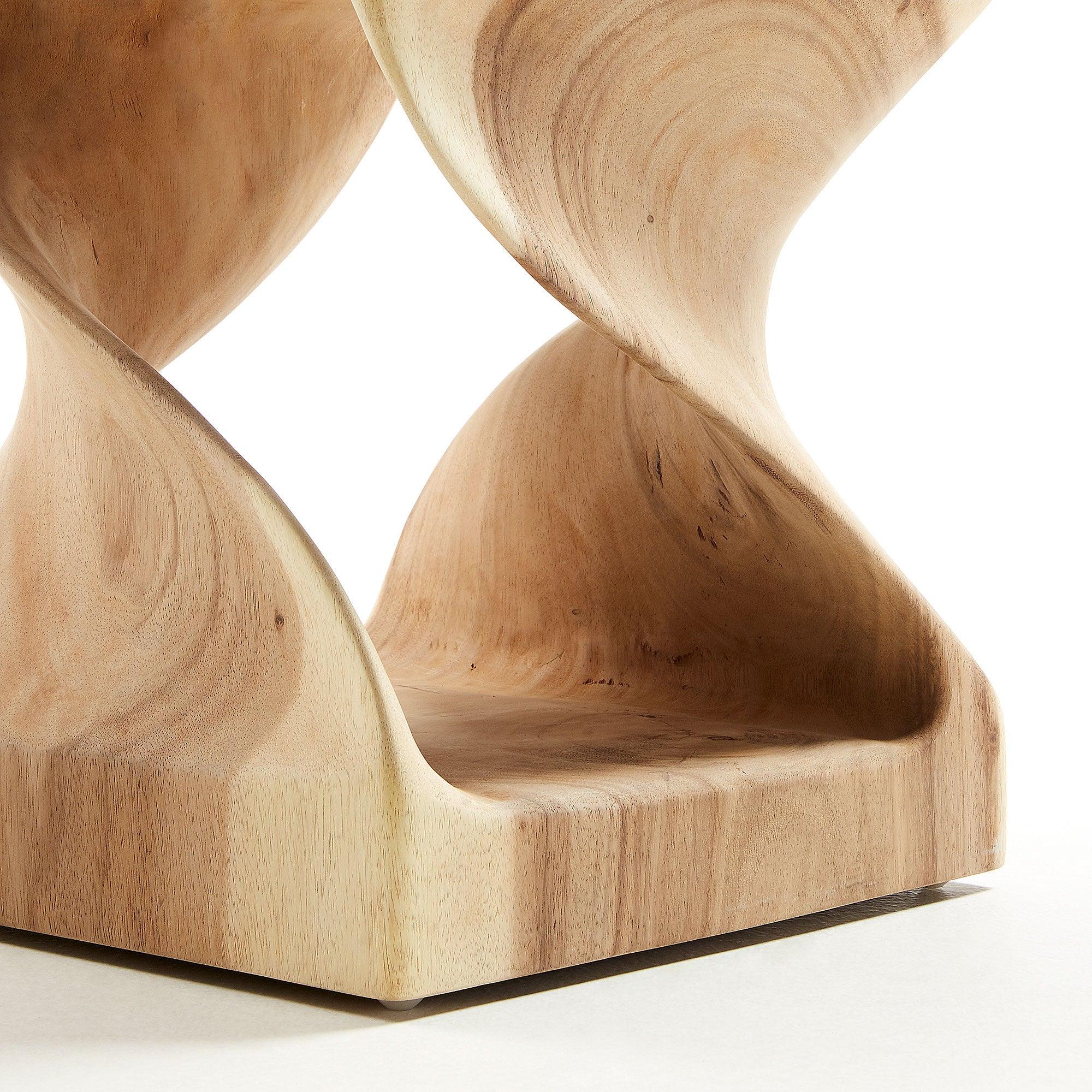 Stolik boczny z rzeźbionym wnętrzem HAKON lite drewno mungur La Forma Eye on Design