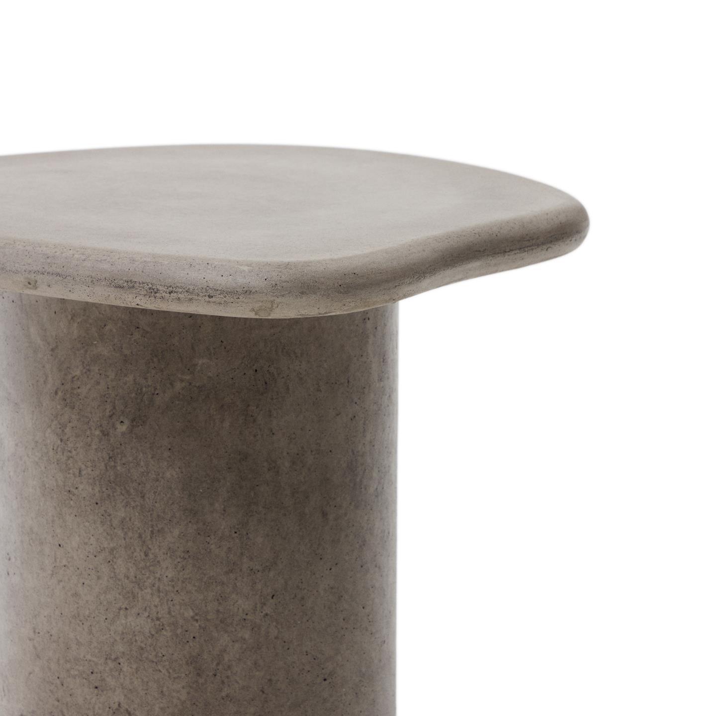 Stolik boczny zewnętrzny MACARELLA szary cement La Forma Eye on Design