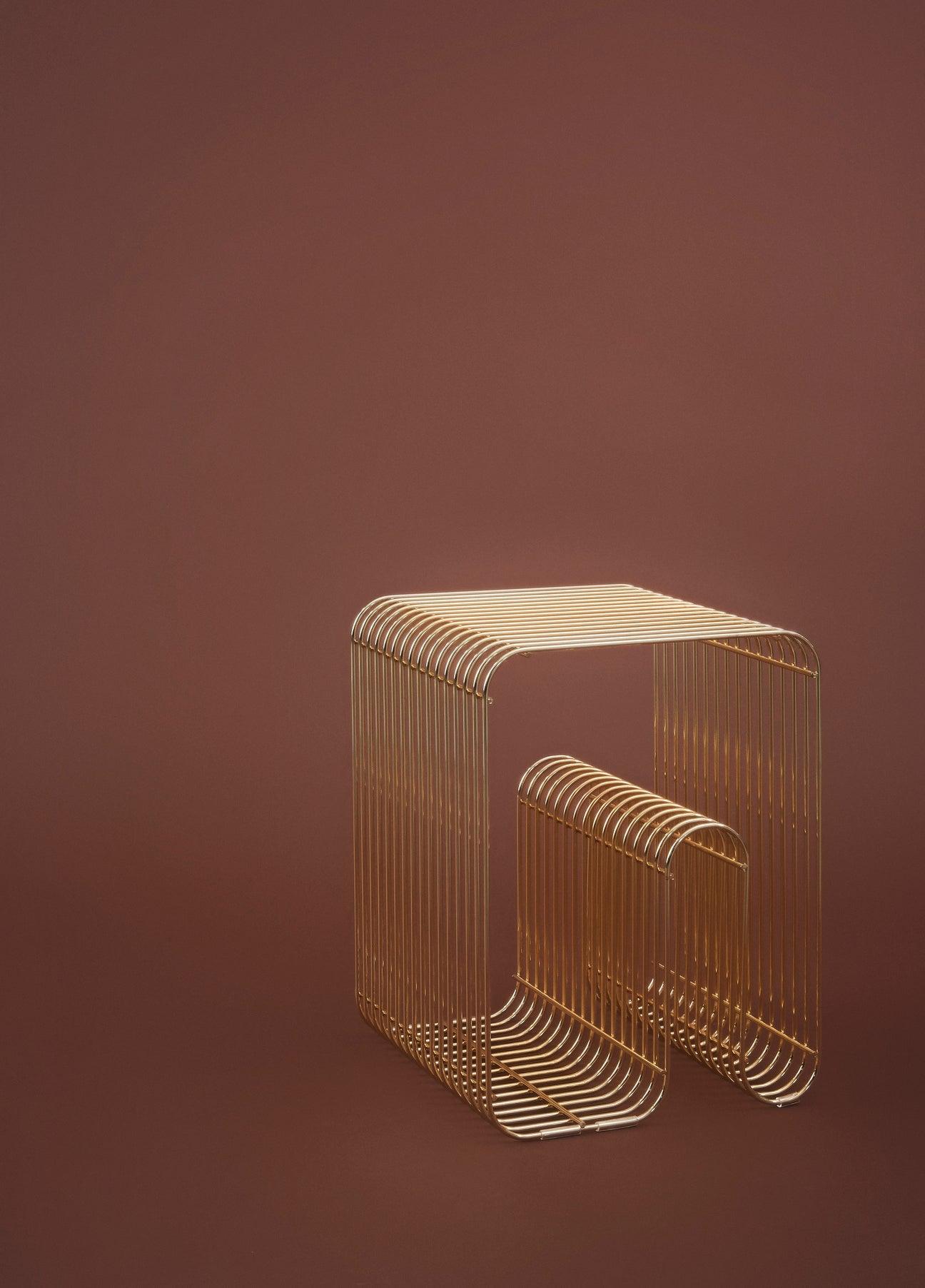 Stolik CURVA złoty AYTM Eye on Design