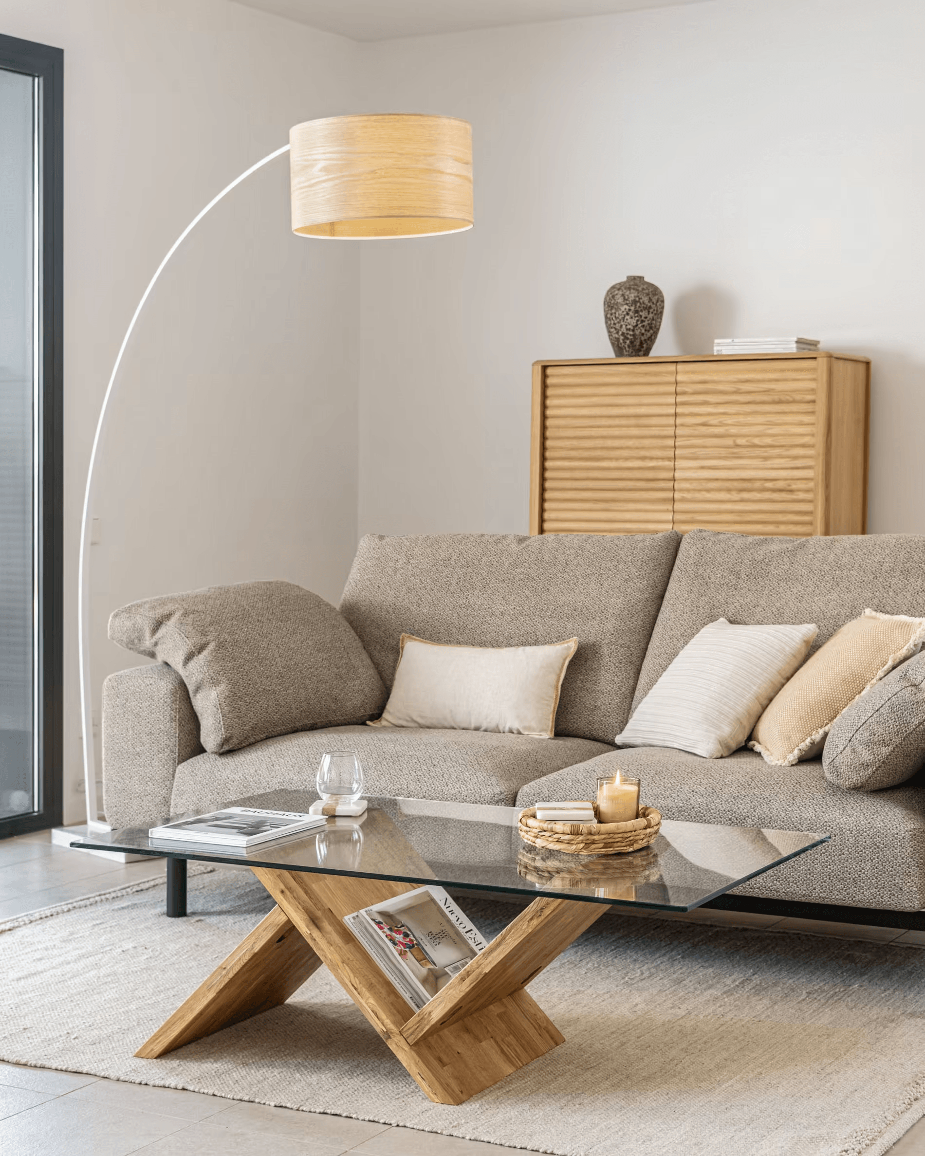 Stolik kawowy WALEY lity dąb i szkło La Forma Eye on Design