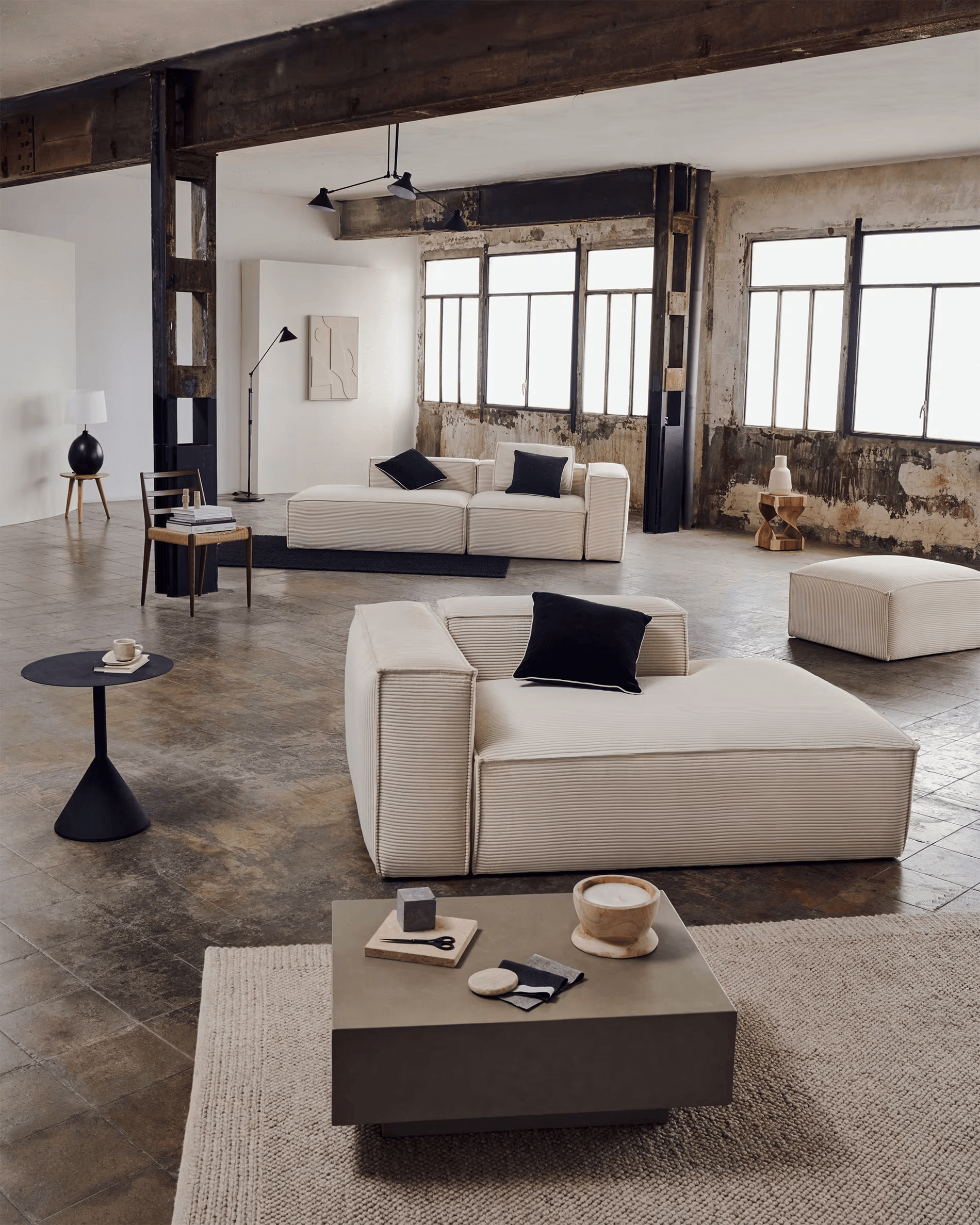 Stolik kawowy z cementu RUSTELLA szary La Forma Eye on Design