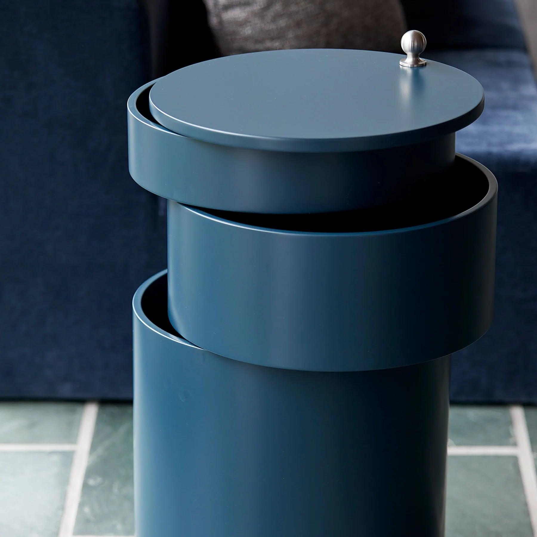 Stolik na kółkach BARBOY niebieski Verpan Eye on Design