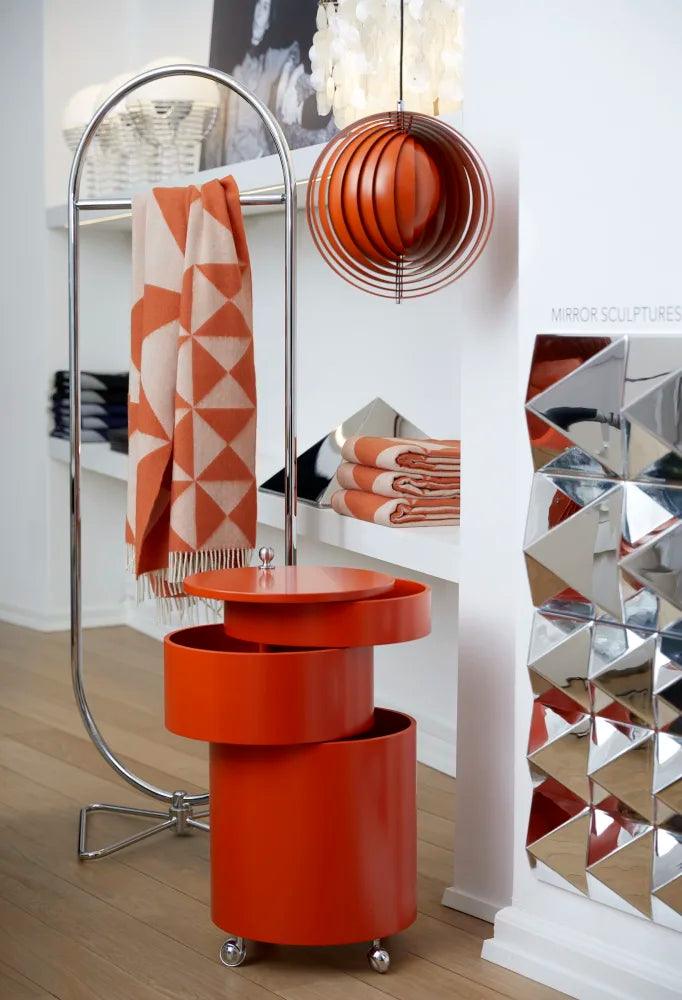 Stolik na kółkach BARBOY pomarańczowy Verpan Eye on Design