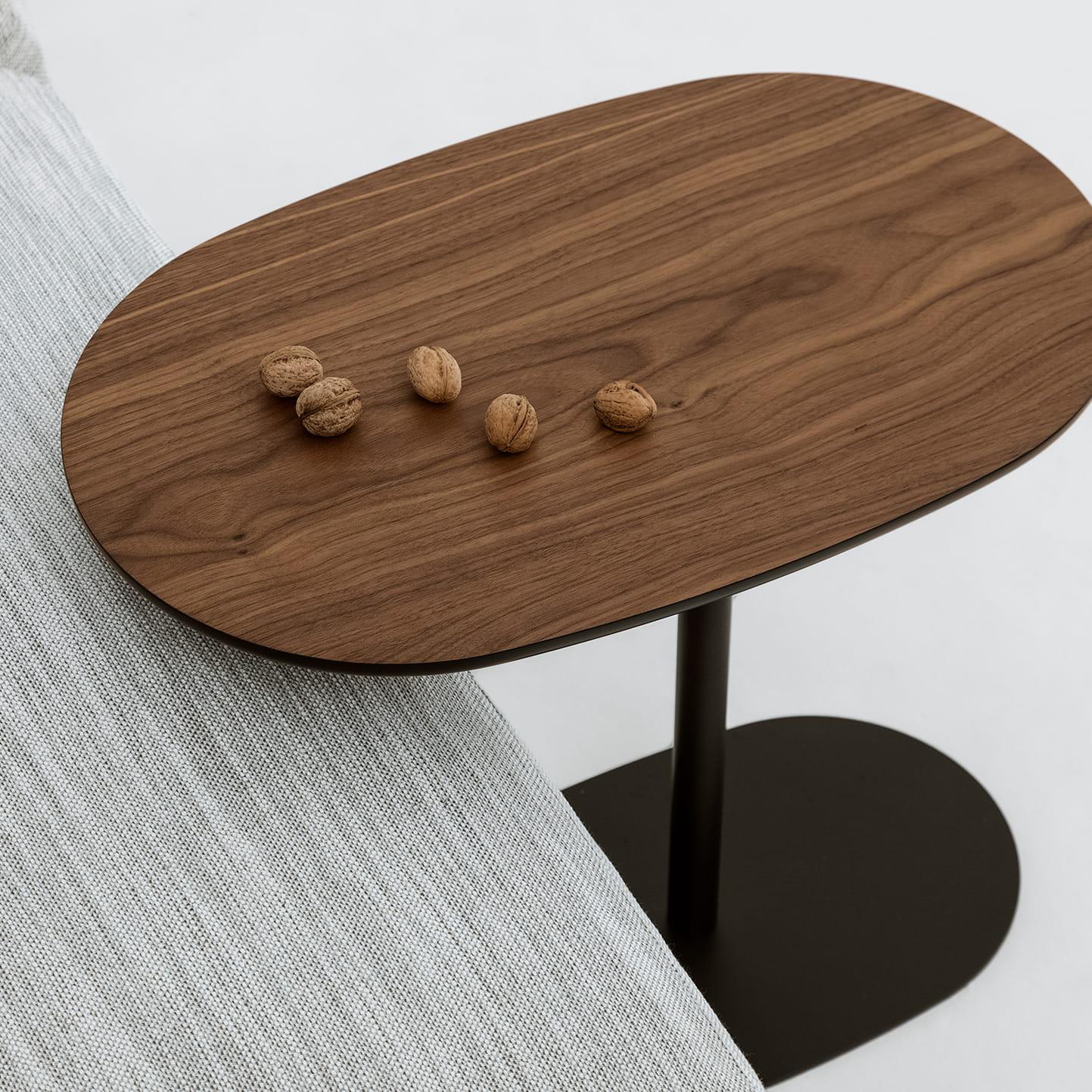 Stolik NATO STADIUM fornir z czarną podstawą Nobonobo Eye on Design