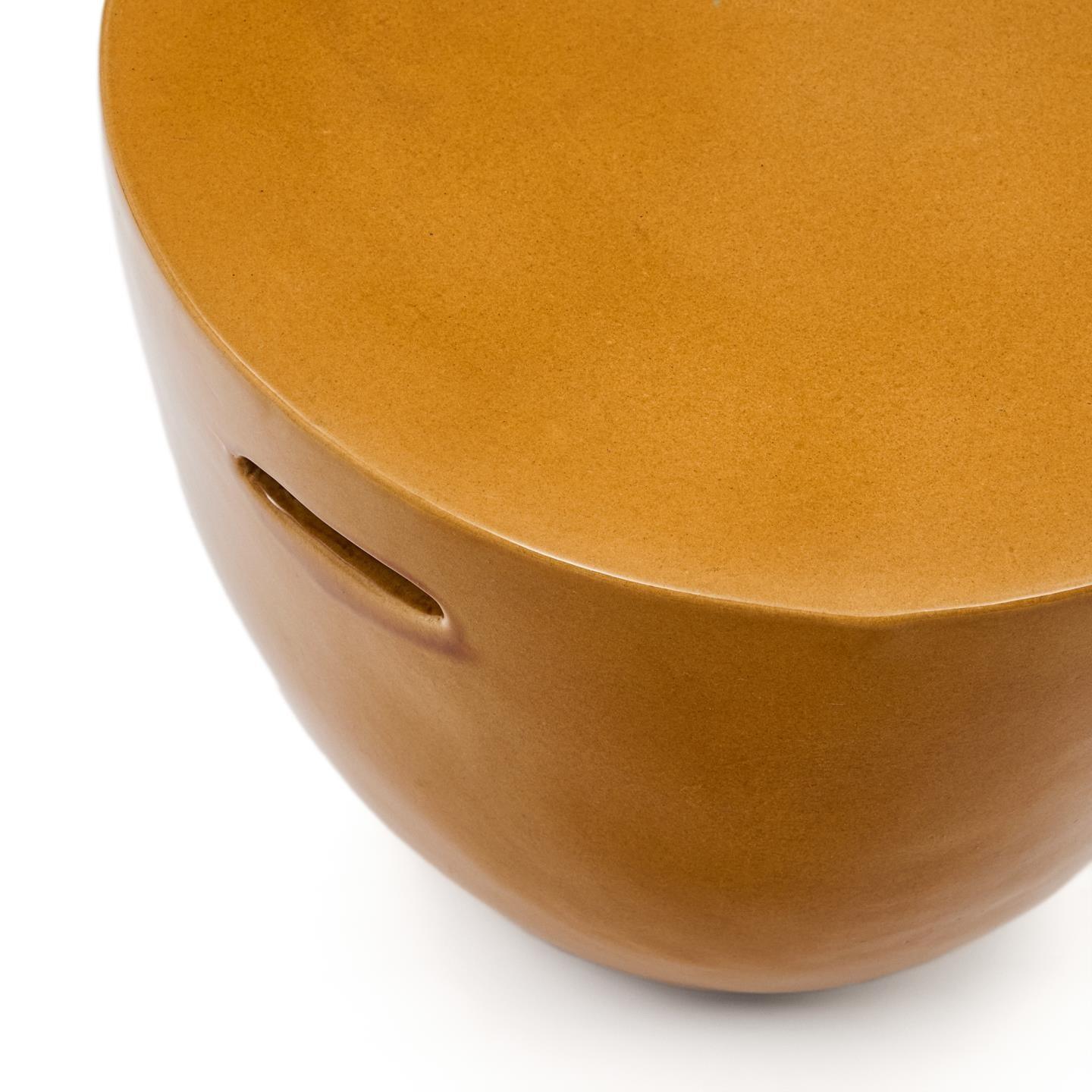 Stolik ogrodowy MESQUIDA musztardowy La Forma Eye on Design