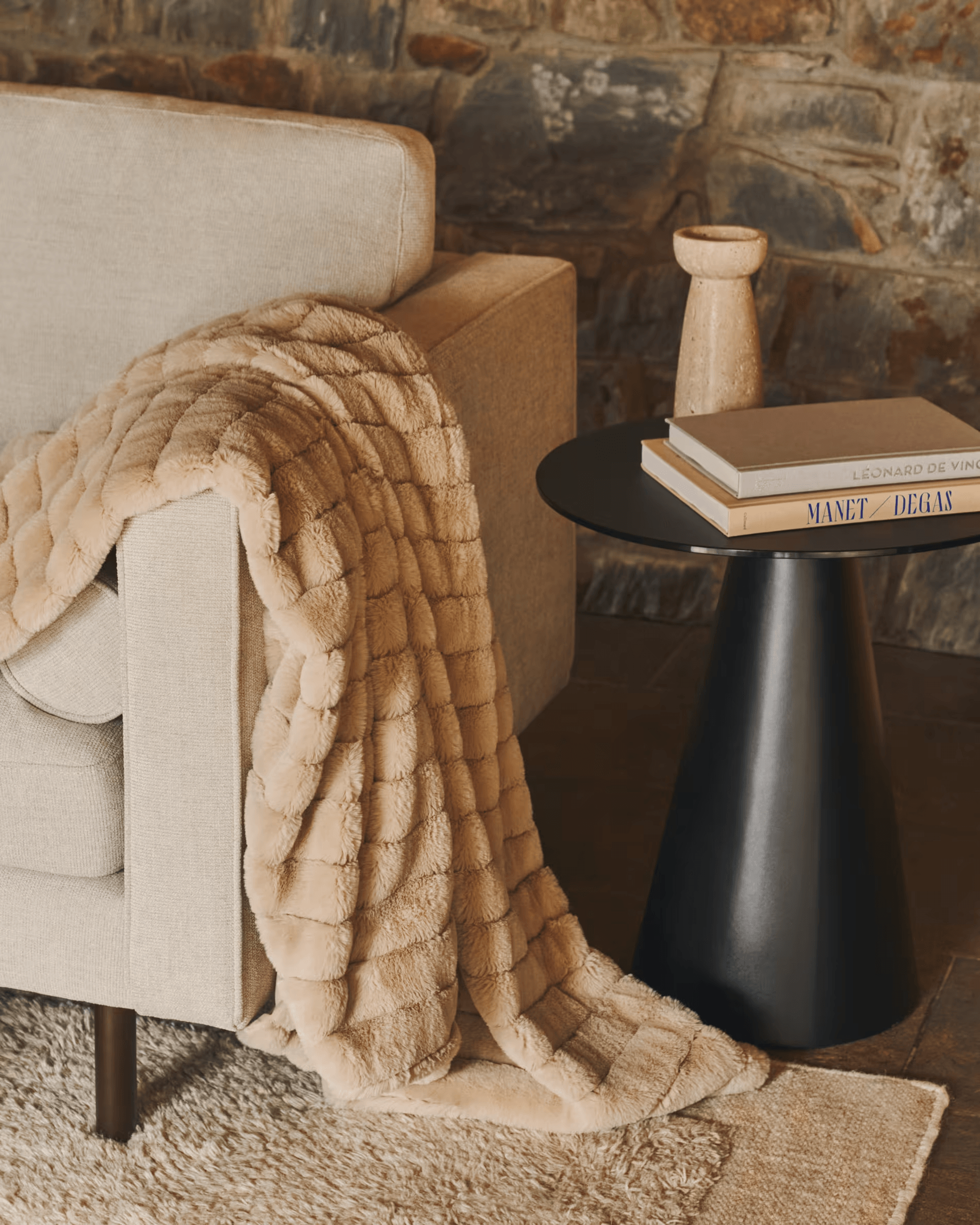 Stolik pomocniczy WILSHIRE czarny La Forma Eye on Design