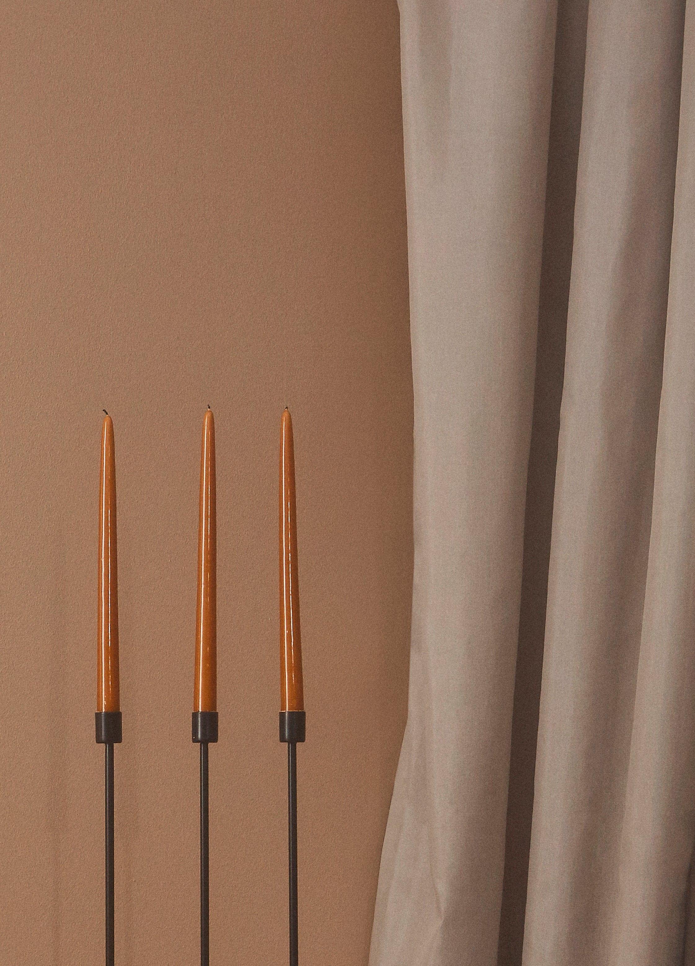 Świece stożkowe LUX zestaw 4 pomarańczowy AYTM Eye on Design