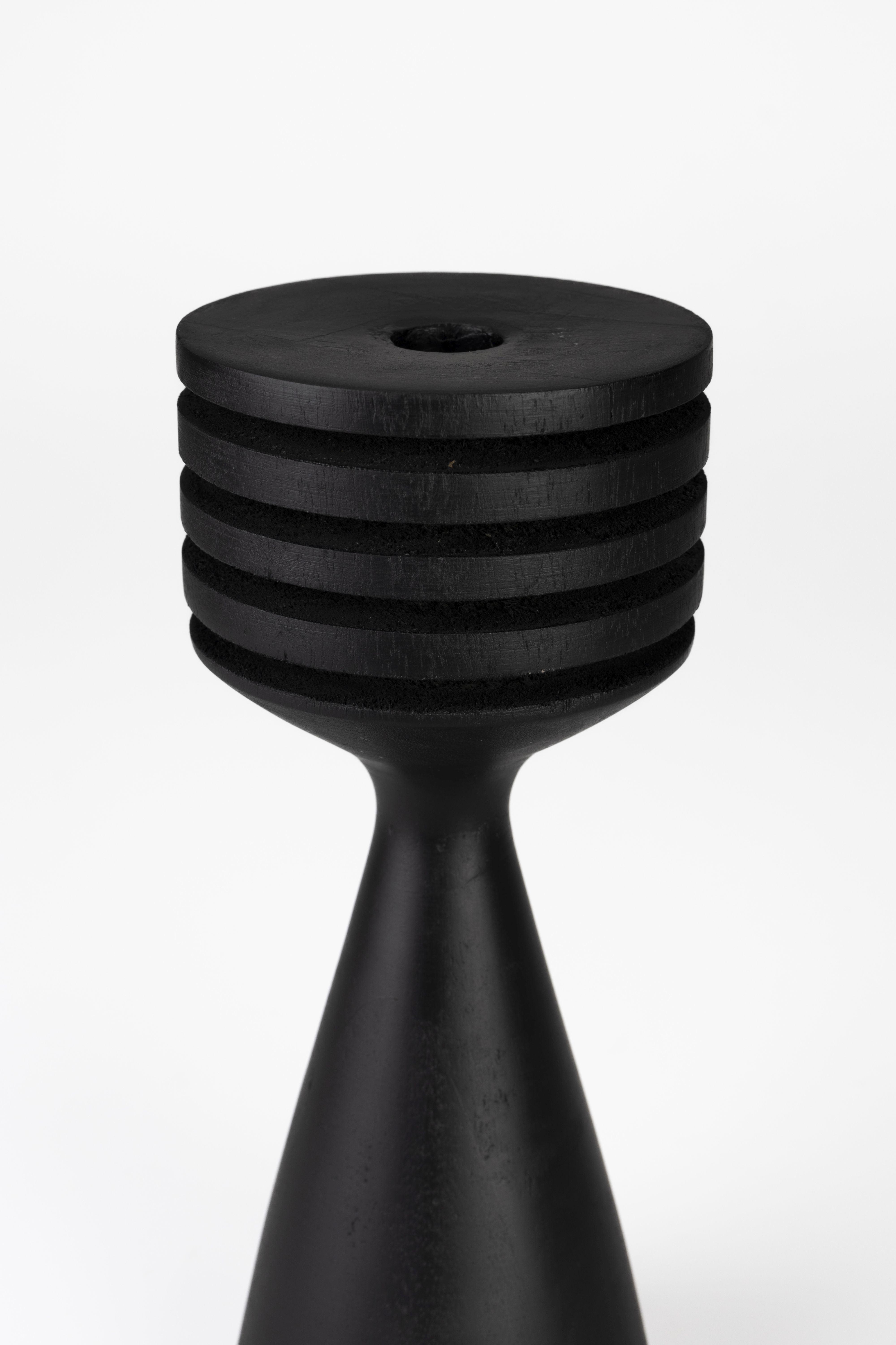 Świecznik HOOVER czarne drewno mango Zuiver Eye on Design