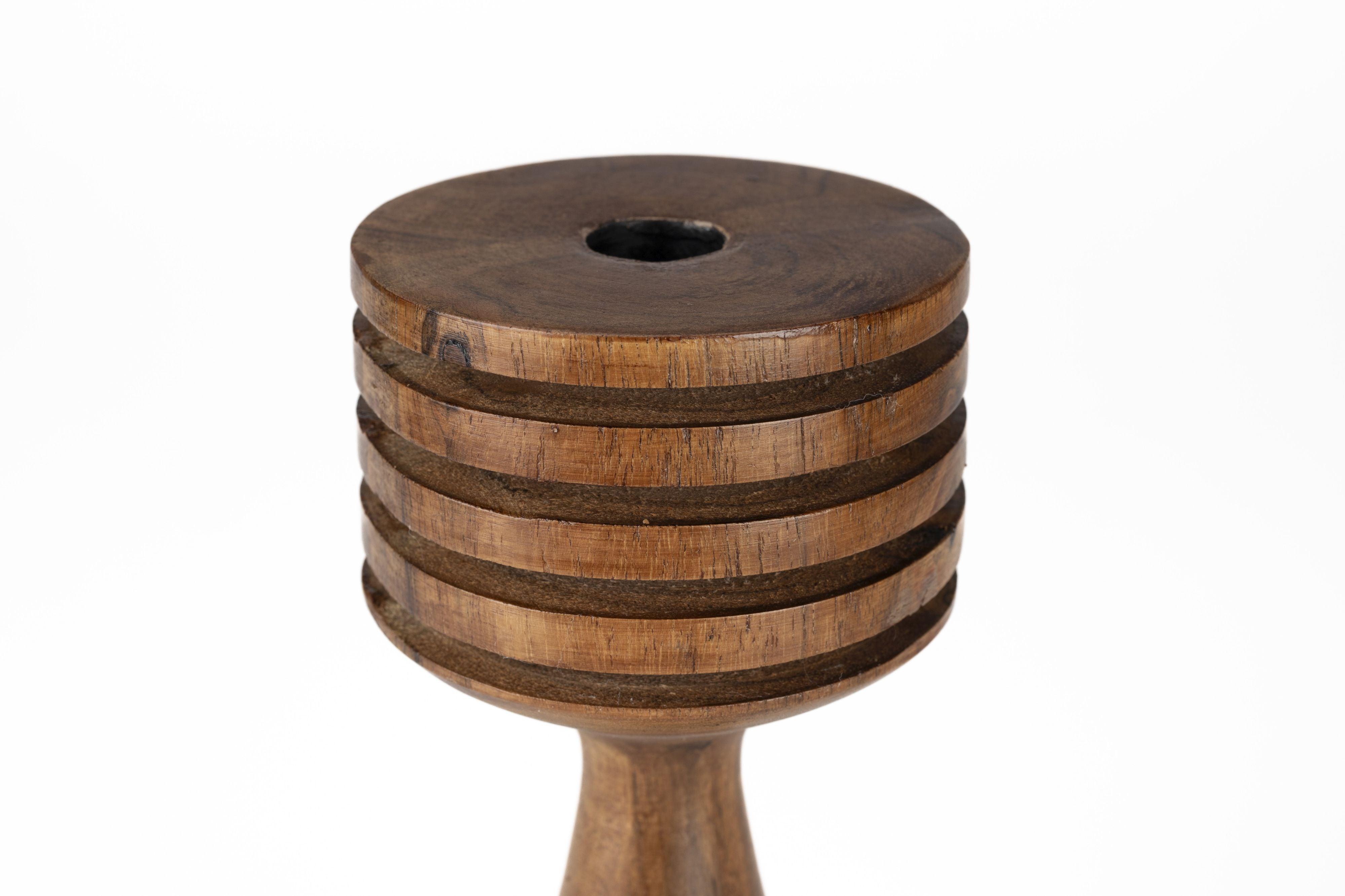 Świecznik HOOVER drewno akacjowe Zuiver Eye on Design