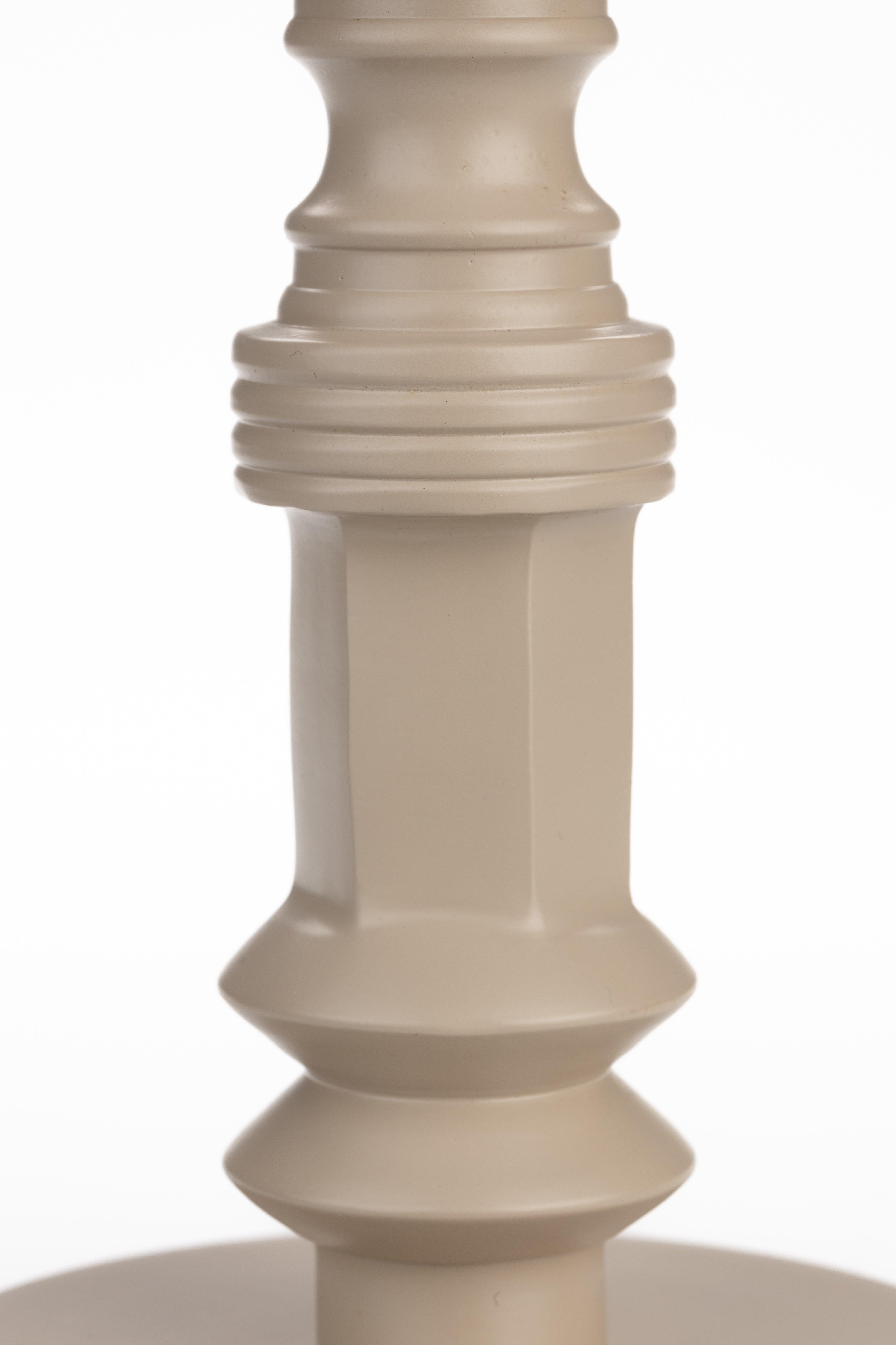 Świecznik TOTEM beżowy, marka Zuiver