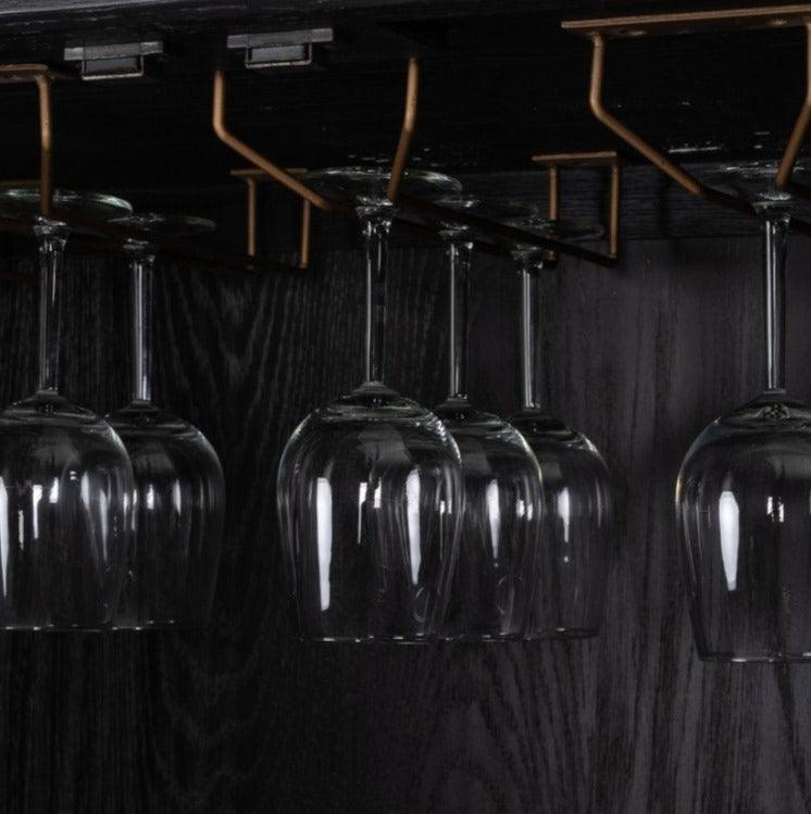 Szafka barowa BLOOMINGVILLE drewno dębowe ze złotym Richmond Interiors Eye on Design