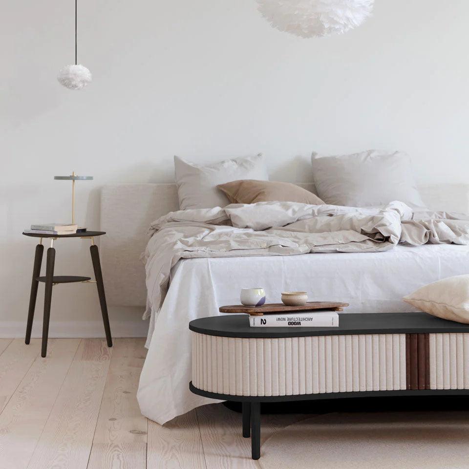 Szafka RTV AUDACIOUS beżowy z czarnym dębem UMAGE Eye on Design