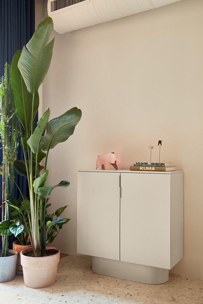 Szafka wysoka TOTEM beżowy Teulat Eye on Design