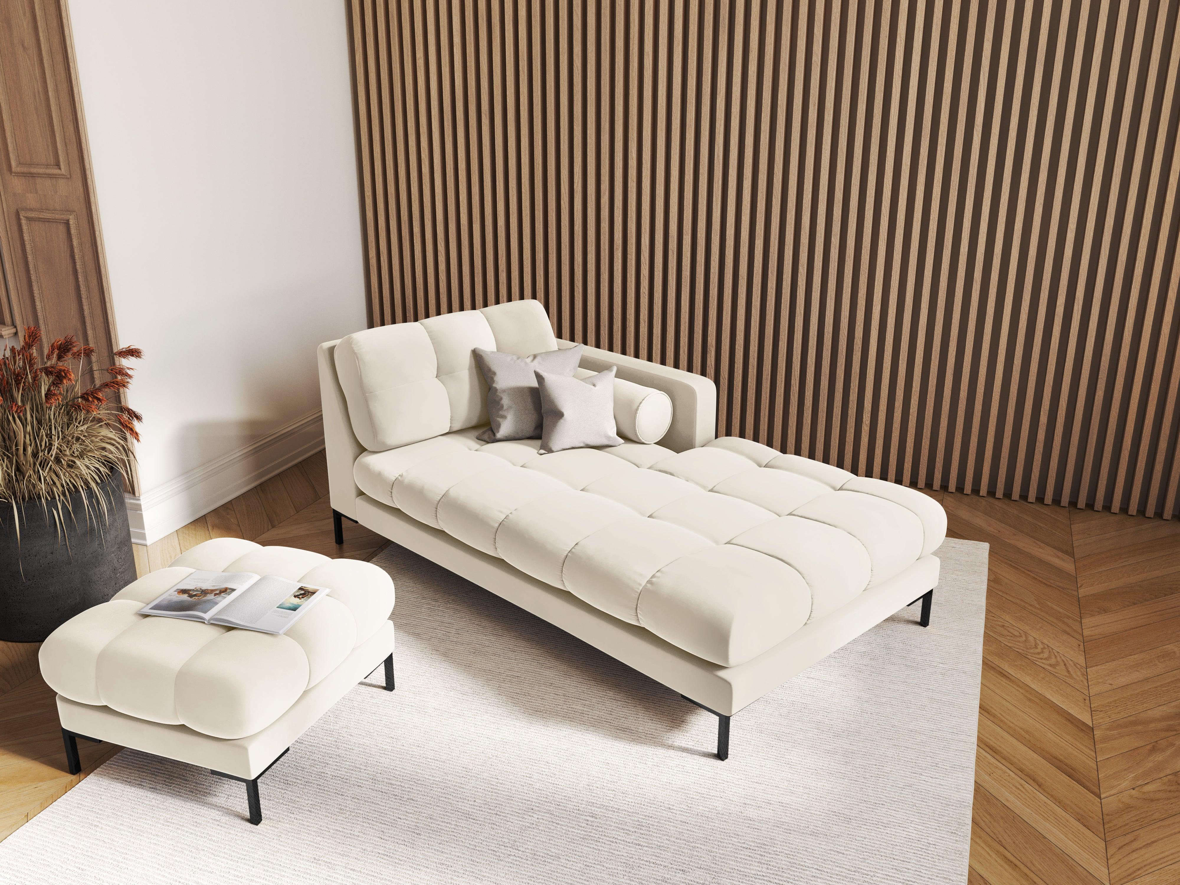 Szezlong aksamitny prawostronny BALI jasnobeżowy z czarną podstawą Cosmopolitan Design Eye on Design