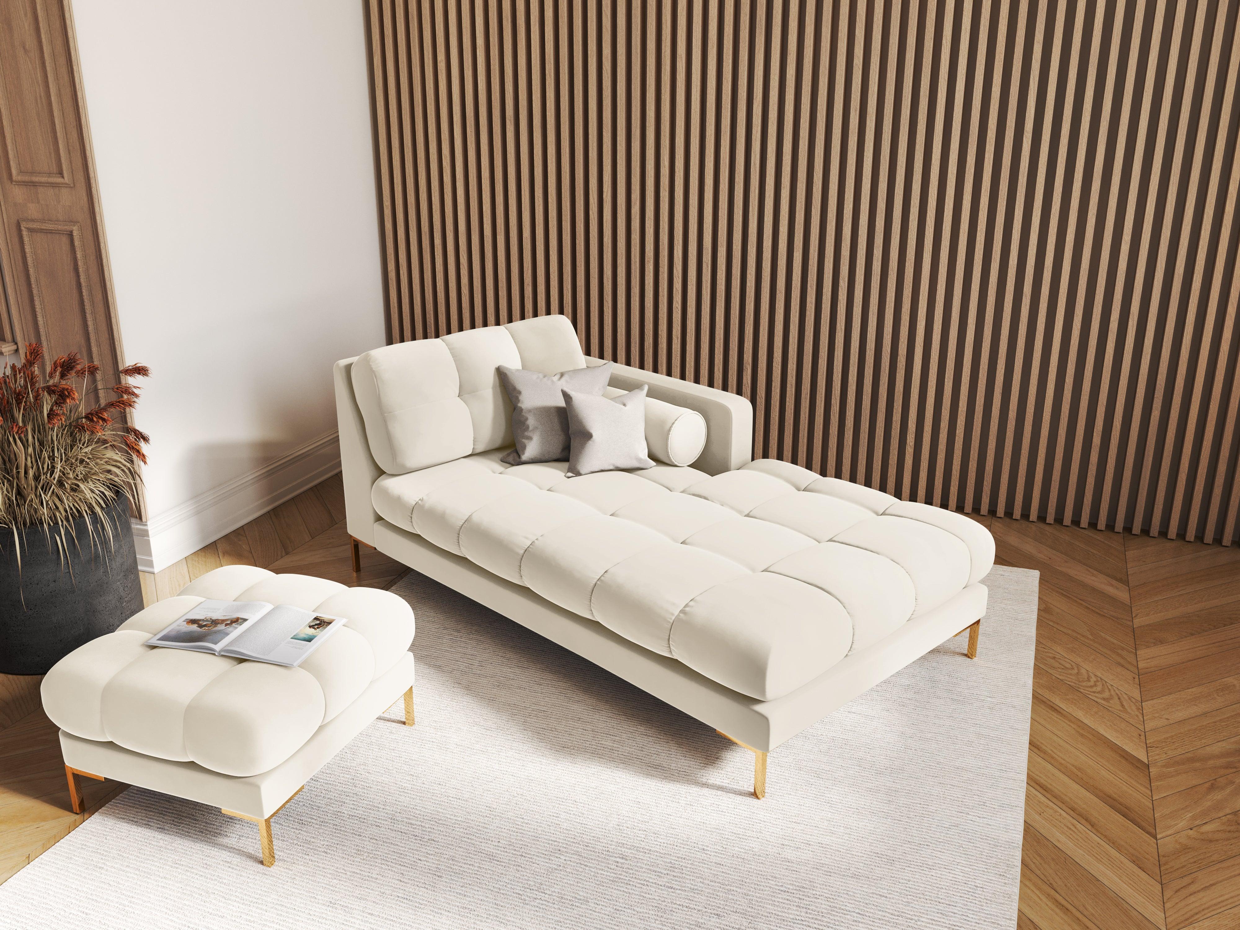 Szezlong aksamitny prawostronny BALI jasnobeżowy ze złotą podstawą Cosmopolitan Design Eye on Design