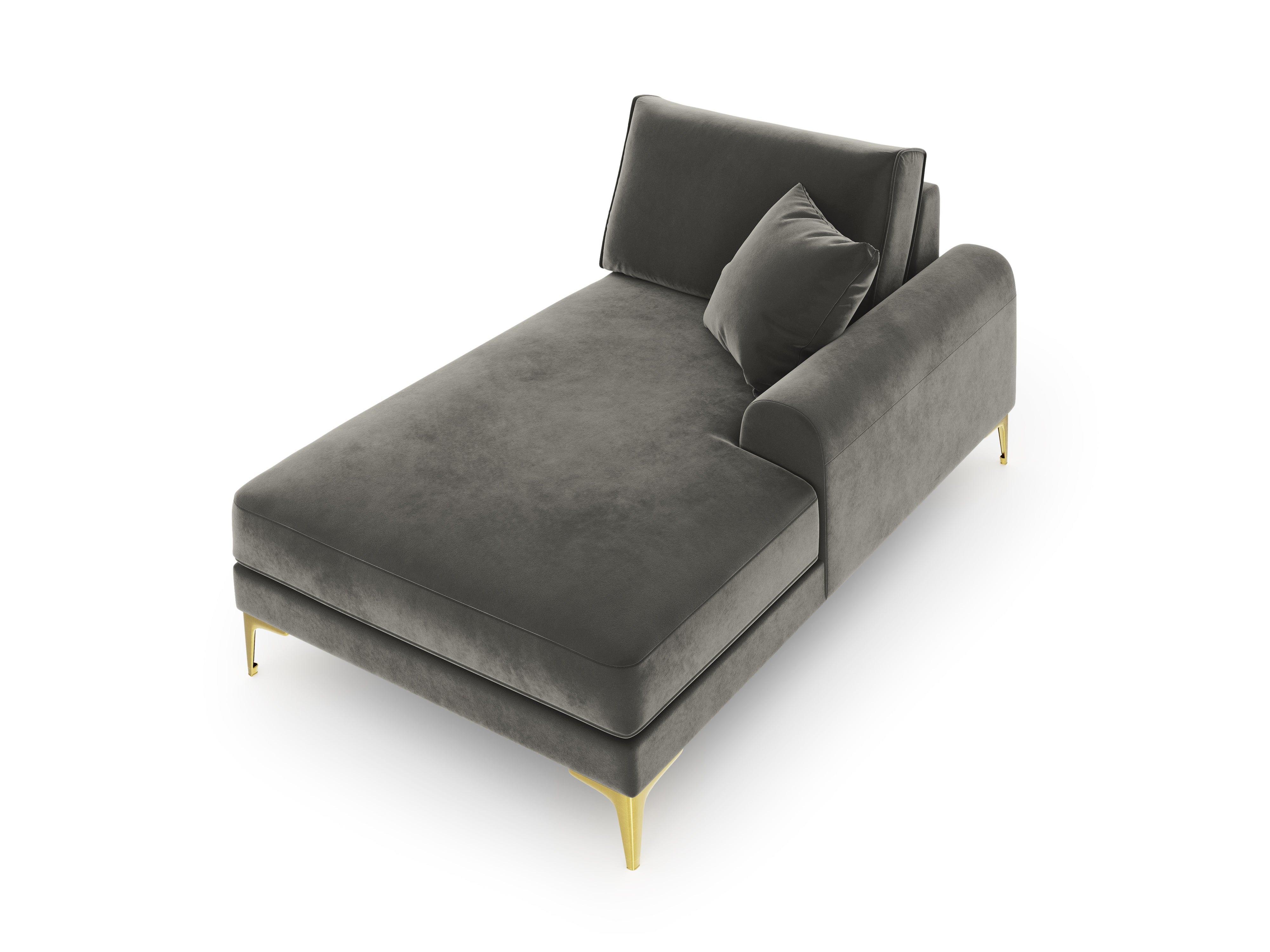 Szezlong aksamitny prawostronny MADARA szary ze złotą podstawą Mazzini Sofas Eye on Design