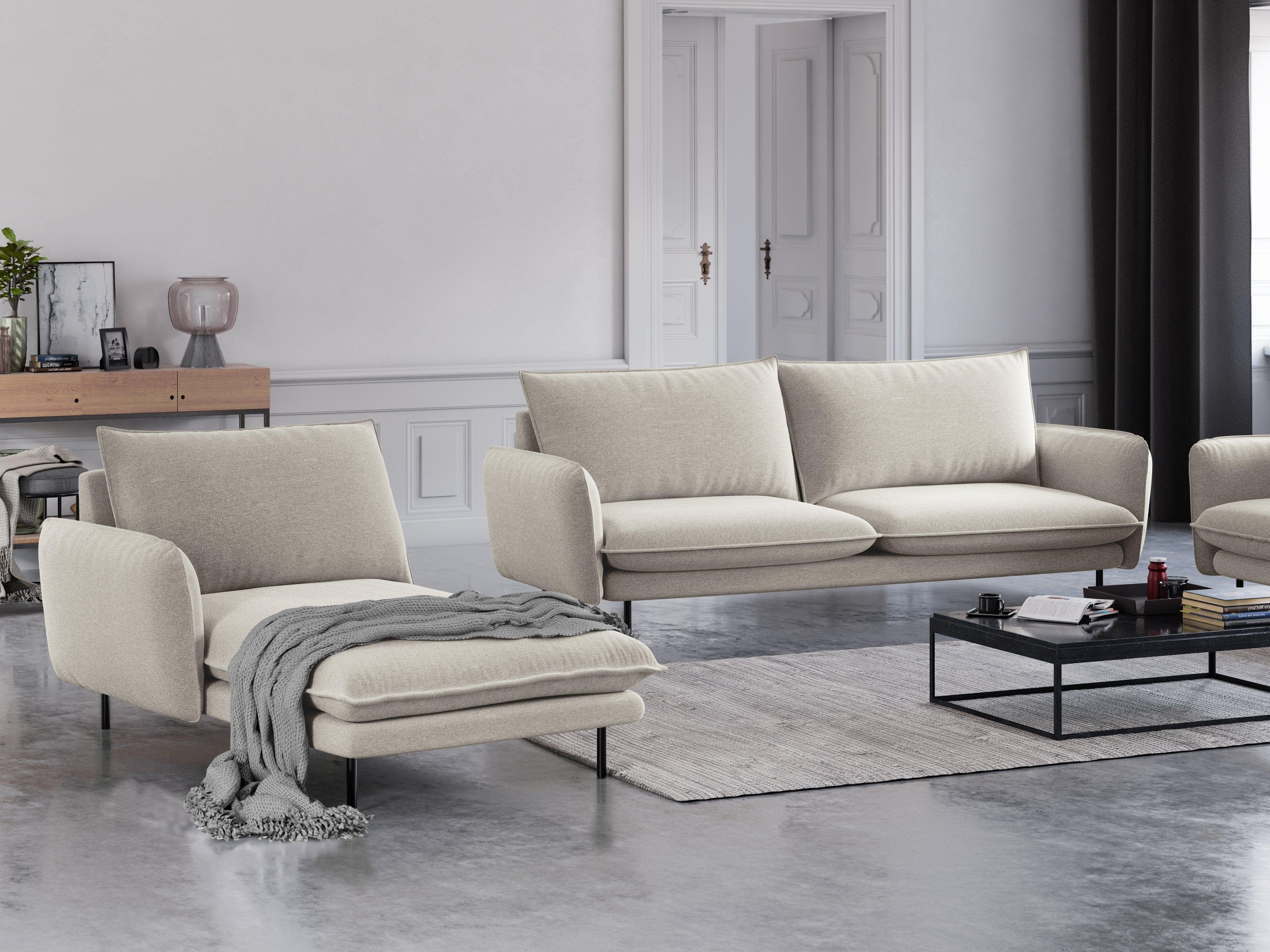 Szezlong lewostronny VIENNA jasnobeżowy szenil z czarną podstawą – Cosmopolitan Design