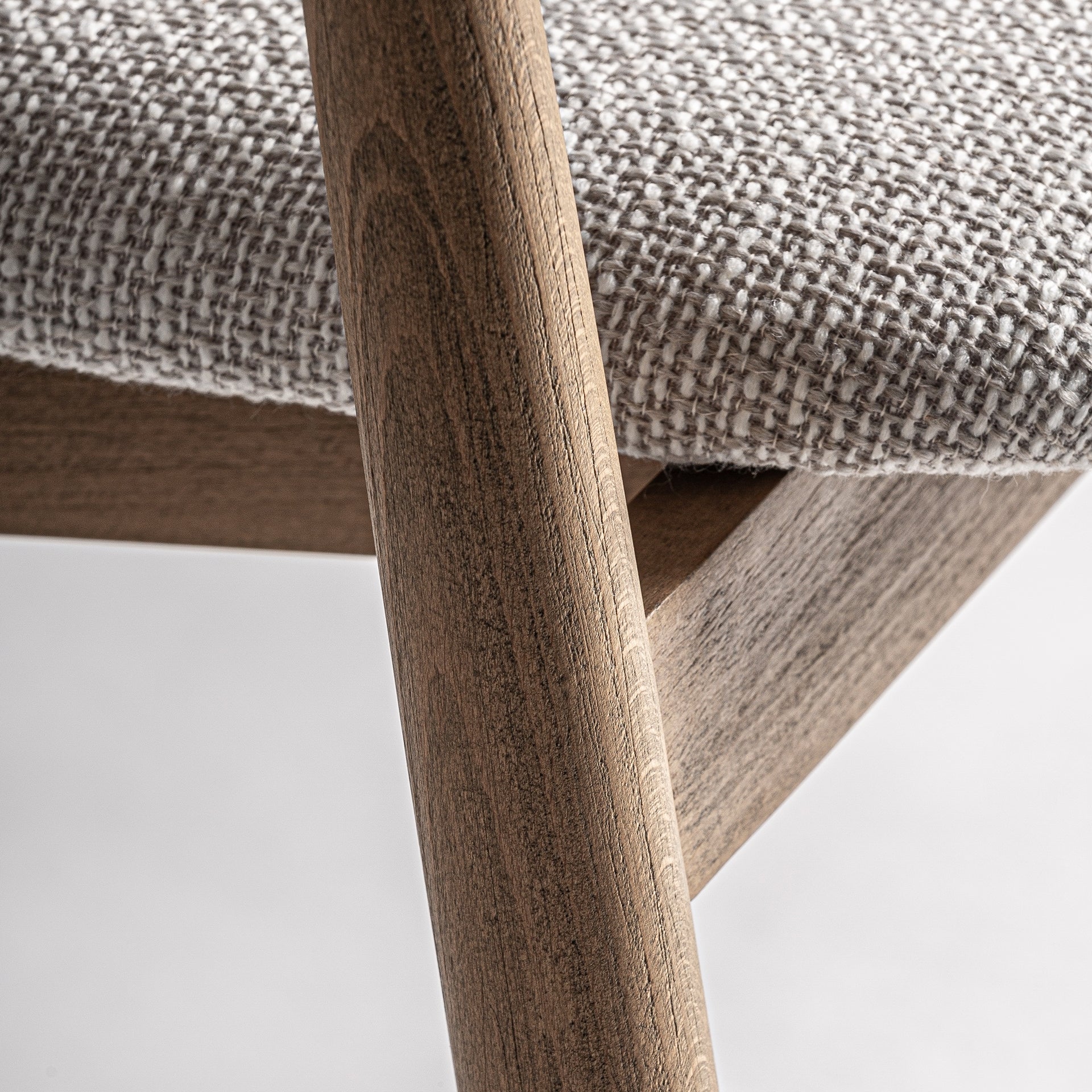 Barhocker DILBEEK beige mit Buchenbasis