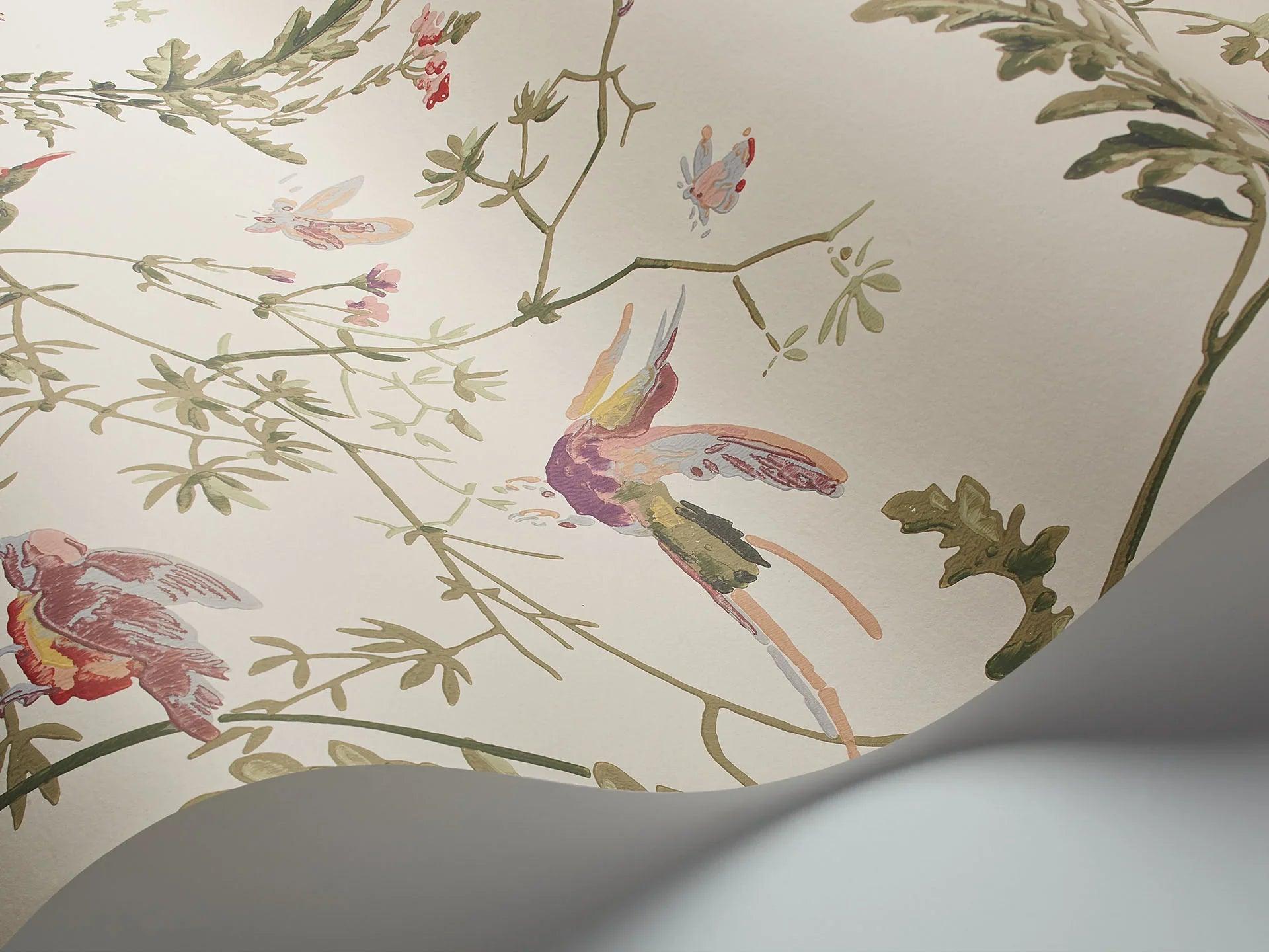 Tapeta ARCHIVE ANTHOLOGY - Hummingbirds oliwkowy na kremowym Cole & Son Eye on Design